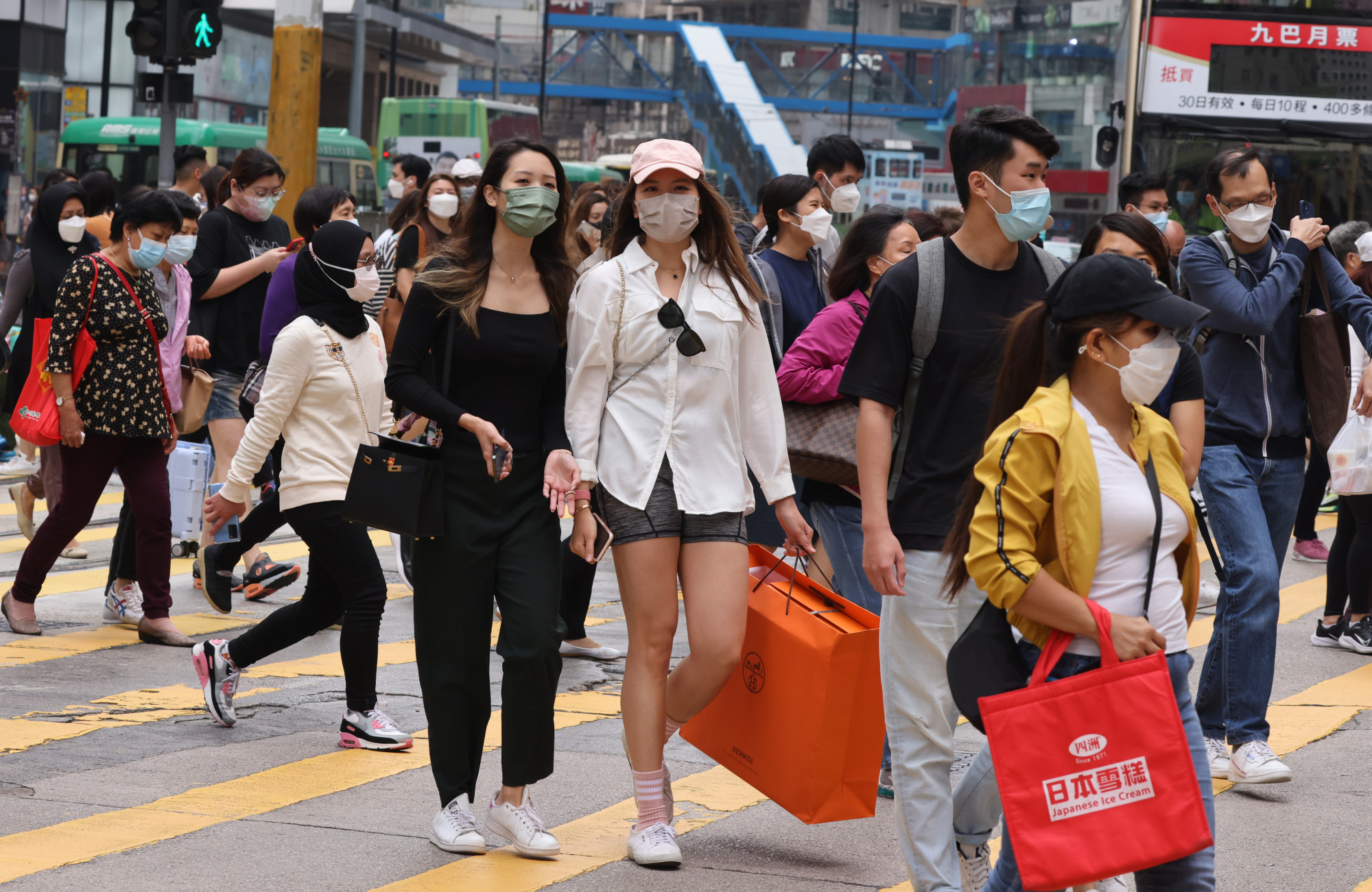 Shoppers in Causeway Bay on April 17. Photo: Nora Tam