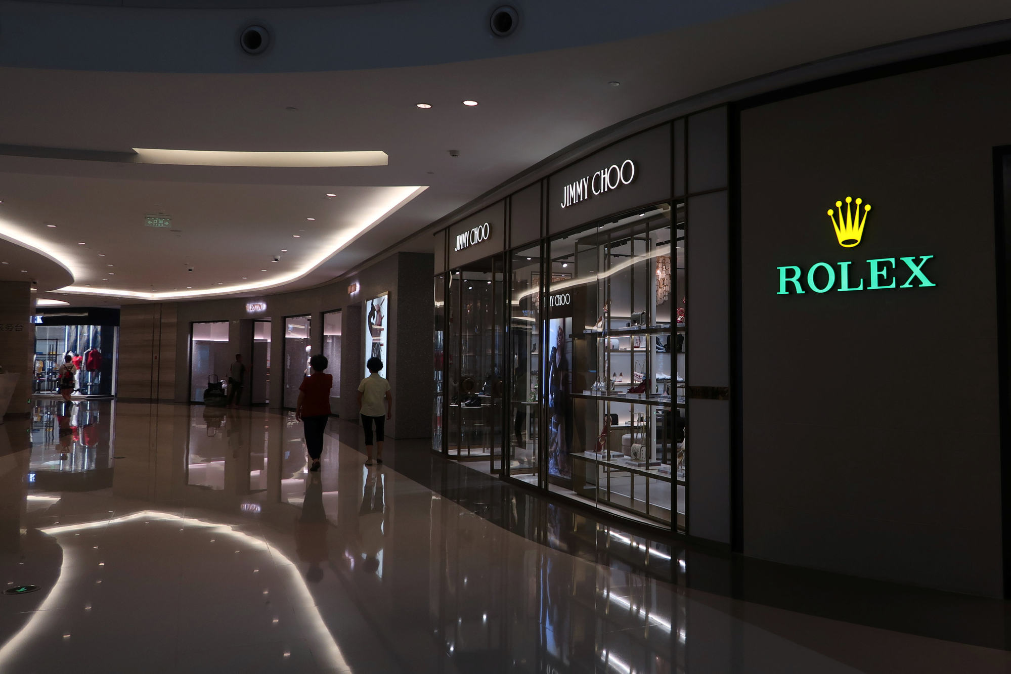 Chinese reseller ZZER buying up used Rolexes, Hermes Birkin bags during  economic slowdown