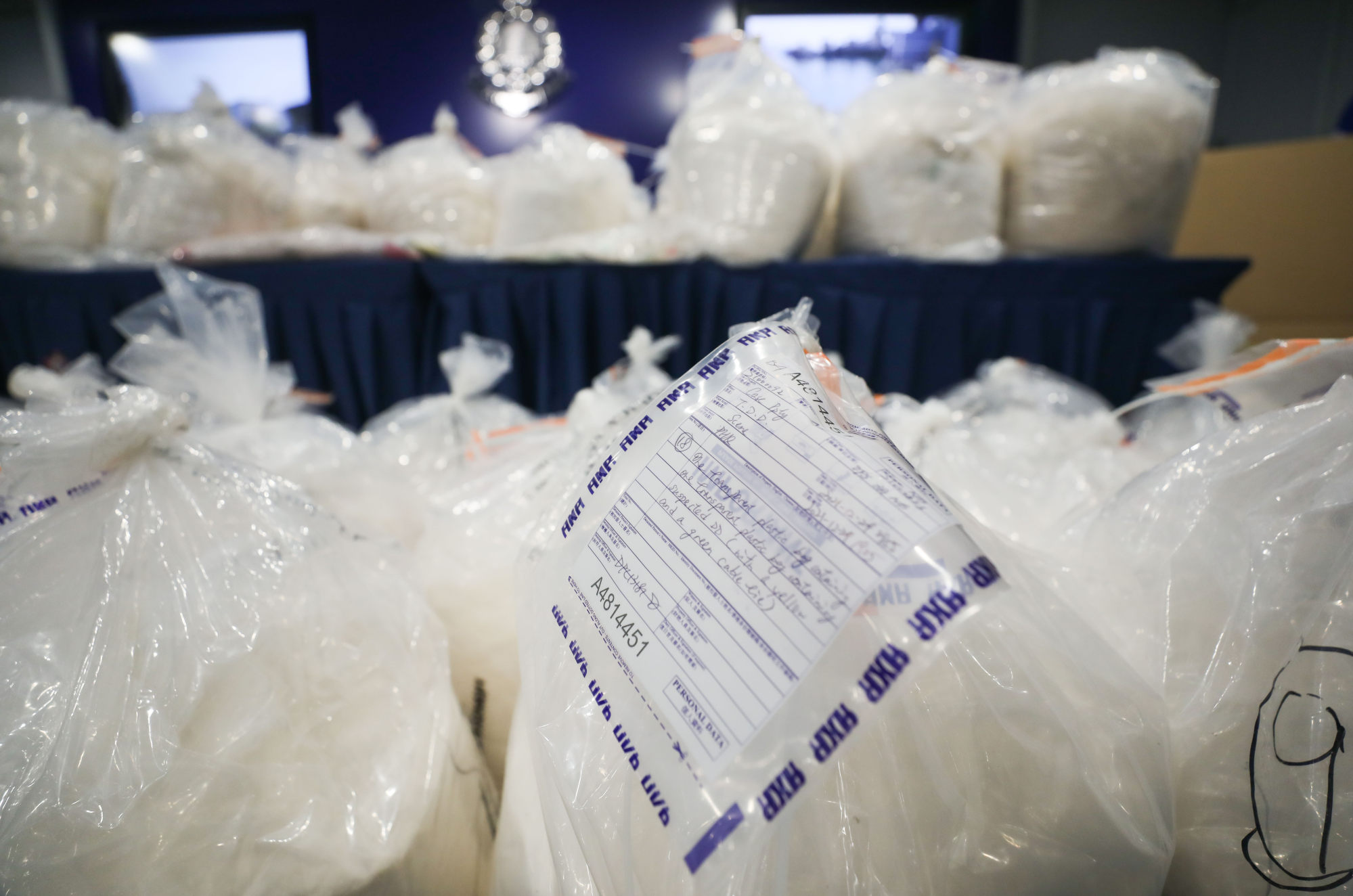La police a saisi pour 43 millions de dollars de Hong Kong de drogues de contrebande.  Photo: Xiaomei Chen