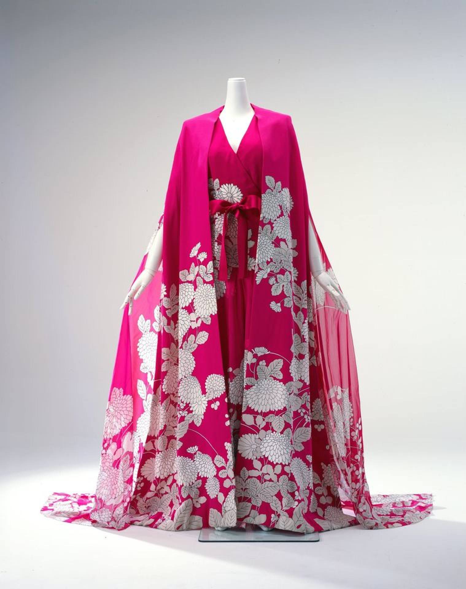 Chrysanthemum Pajamas by Hanae Mori comprising a twilled silk and silk chiffon kaftan, a twilled satin jump suit and a silk satin belt, displayed at the Iwami Art Museum. Photo: In Pretty Finery/Facebook
