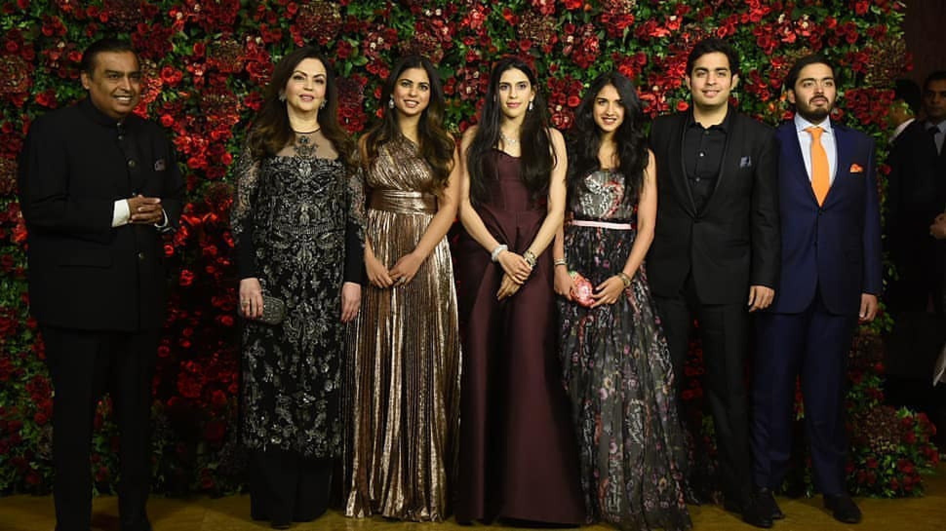 Mukesh Ambani has a net worth of over US$100 billion, and his family are often photographed enjoying lavish parties and events. Photo: @nitaambaniii/Instagram