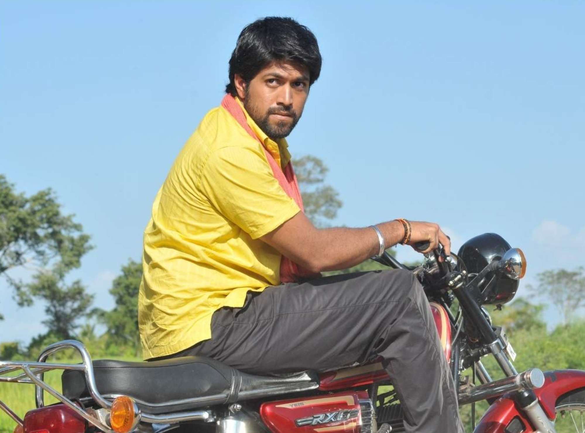 Yash started out as a stand-in, filling in for actors who couldn’t make it to set for whatever reason. Photo: Amigo Indirajal Movies
