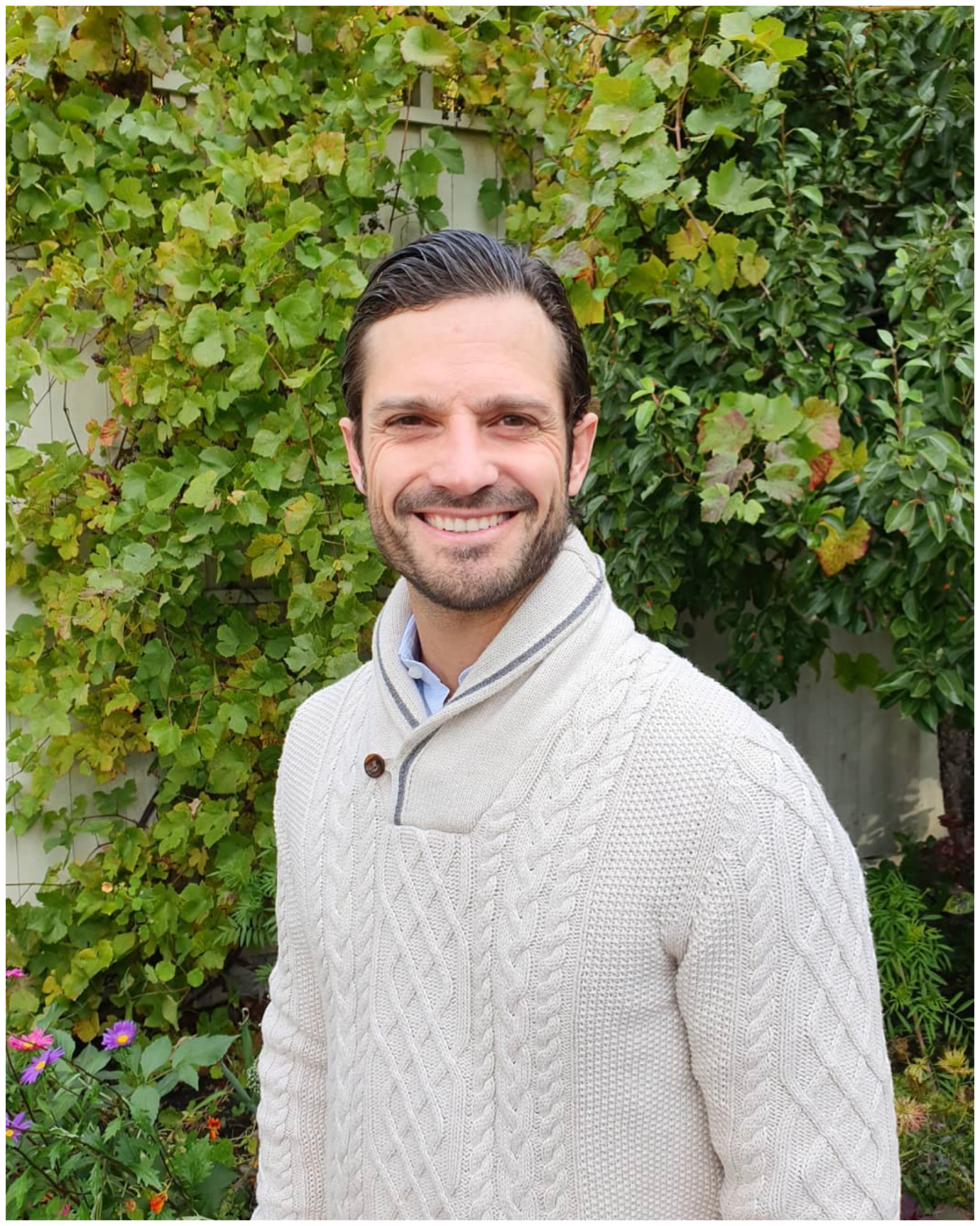 Prince Carl Philip is a distant relation of the British royal family. Photo: @prinsparet/Instagram