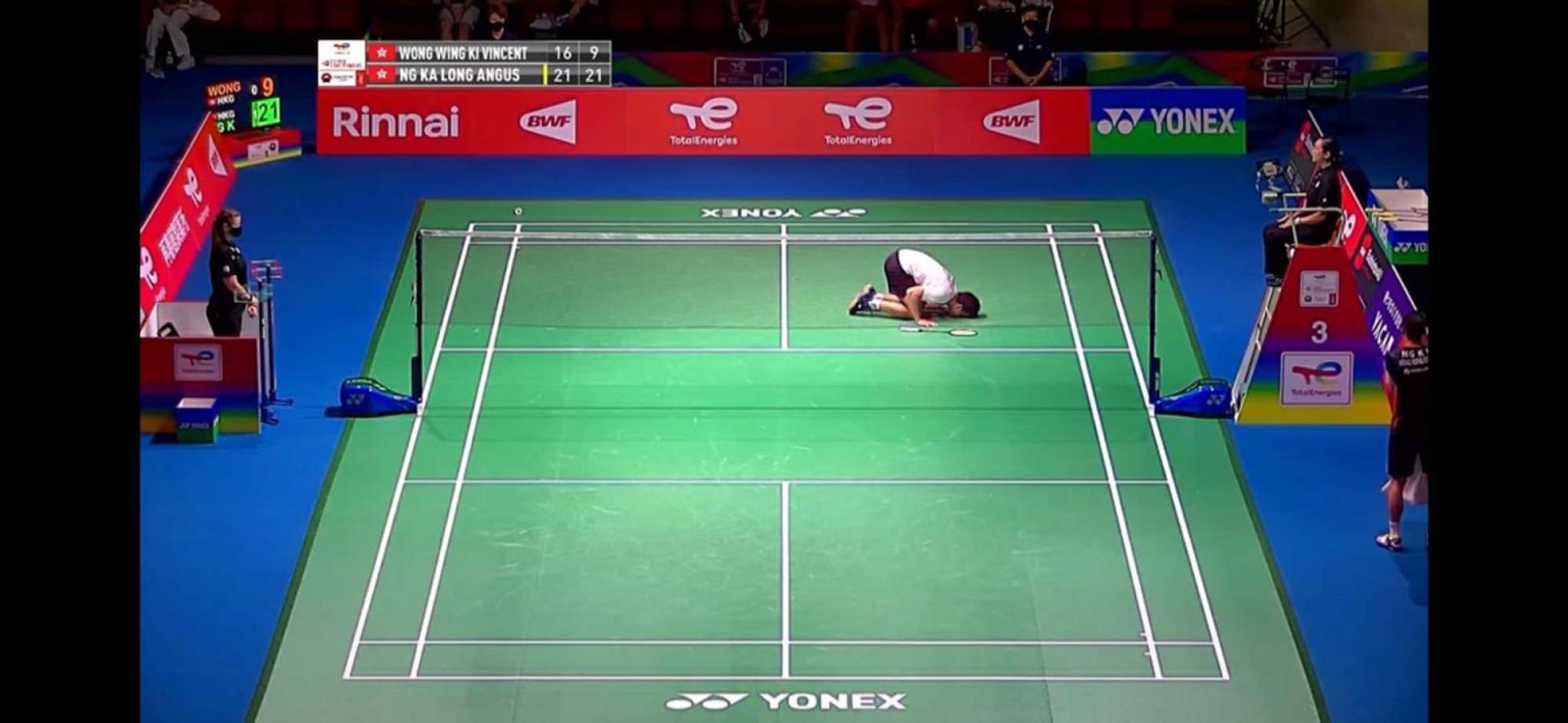 Vincent Wong kisses the court after his final match at the World Championships. Photo: Handout