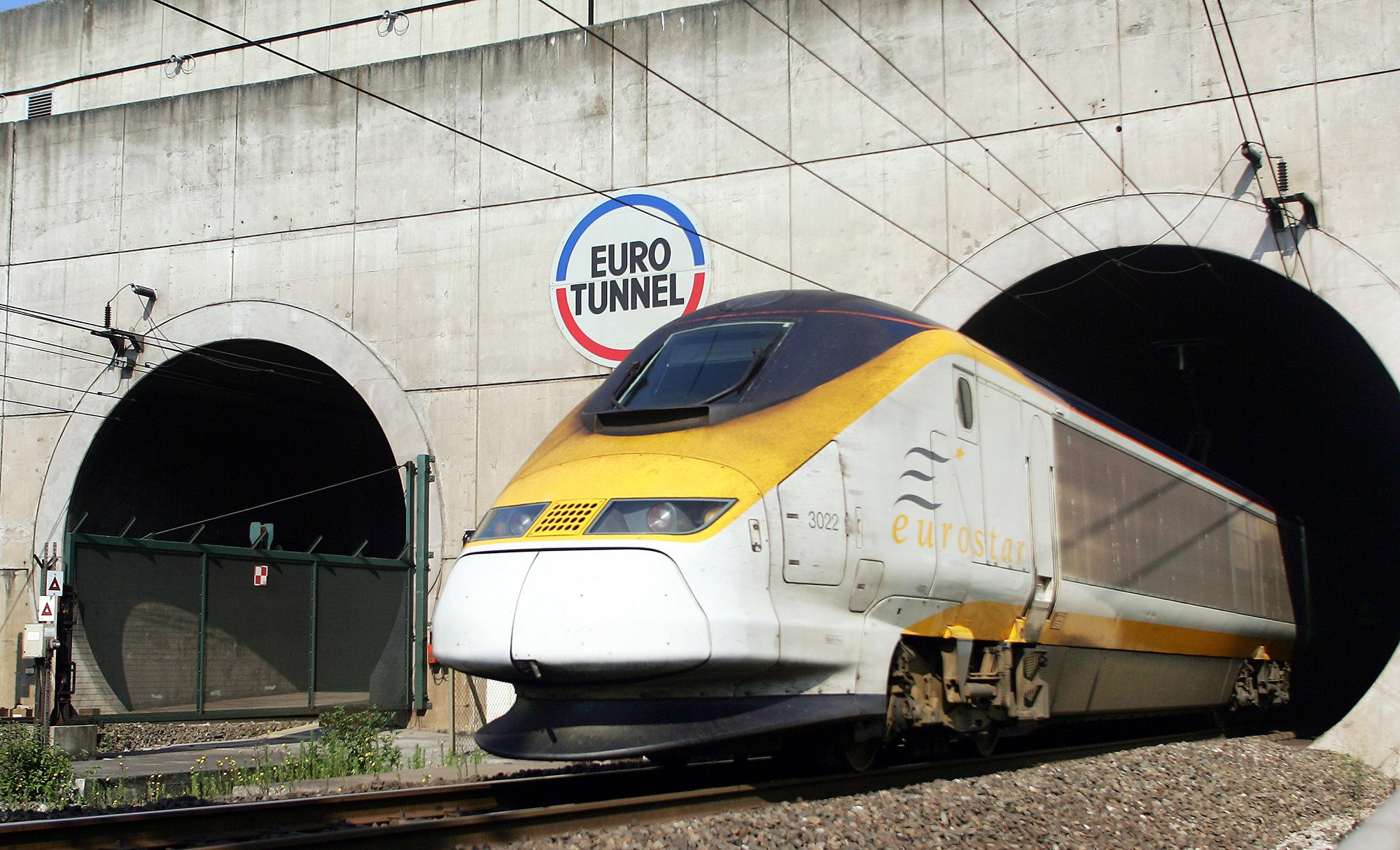 Passengers Stranded Inside 31-Mile Channel Tunnel For 5 Hours