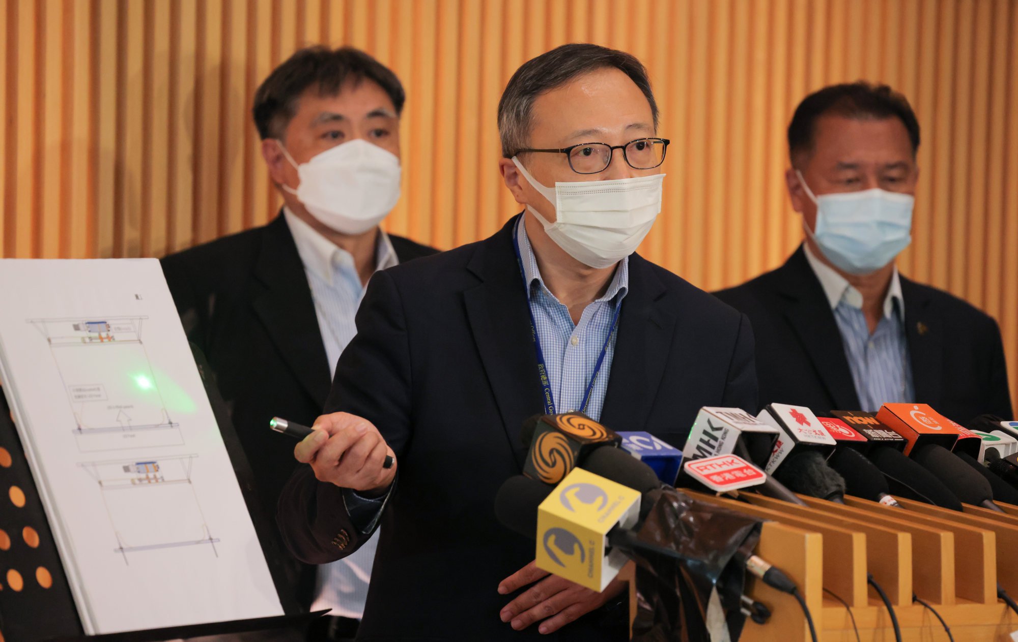 Mirror concert accident fallen screen at Hong Kong show weighed twice