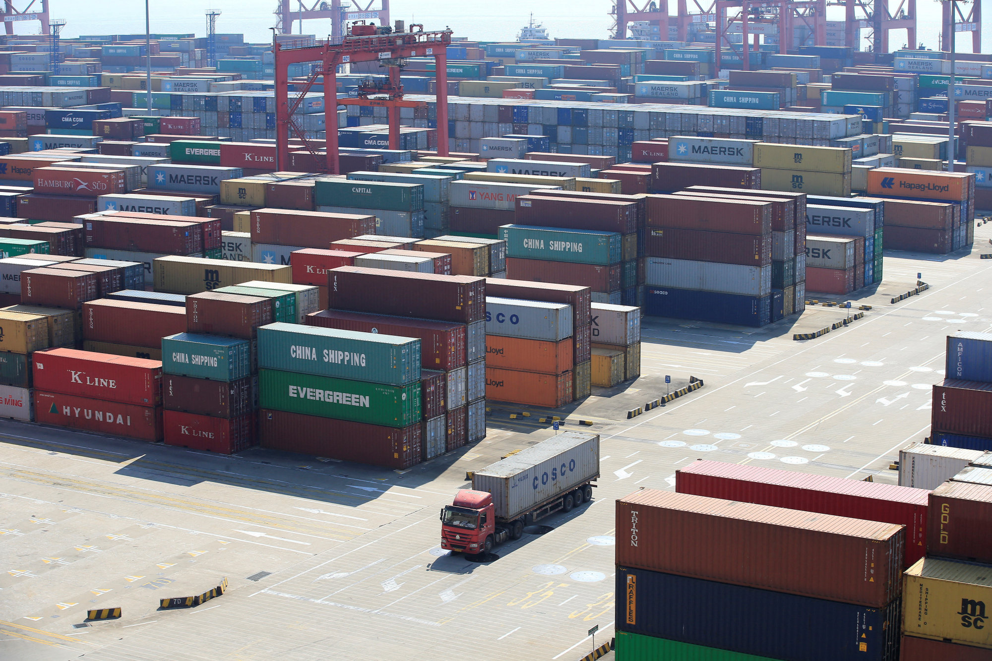 Shipping containers at the Yangshan Deep Water Port at the Shanghai Free Trade Zone, on February 13, 2017. Photo: Reuters.