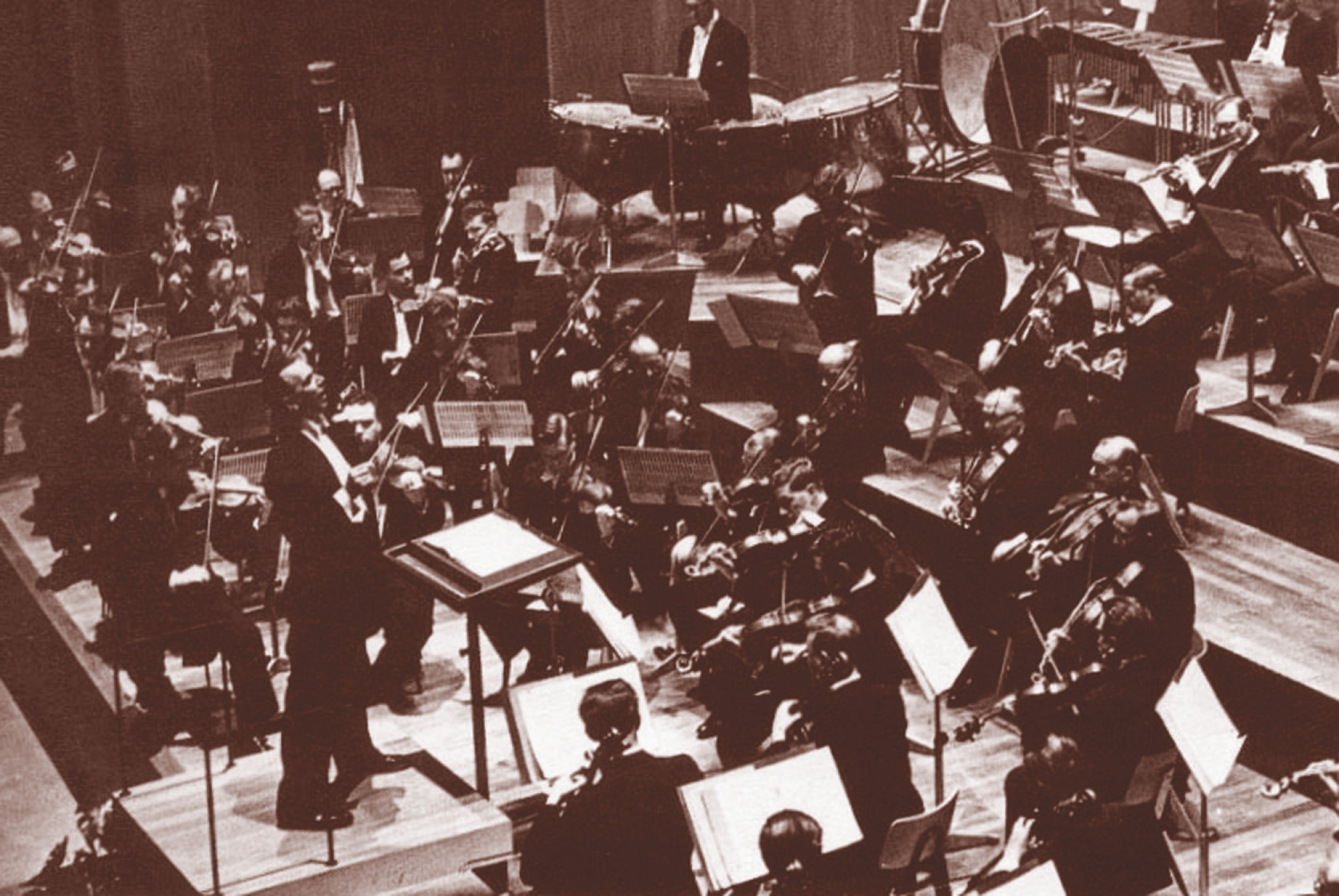 The London Philharmonic Orchestra under Malcolm Sargent performs at one of five concerts to open the new Hong Kong City Hall in March 1962. Photo: LCSD