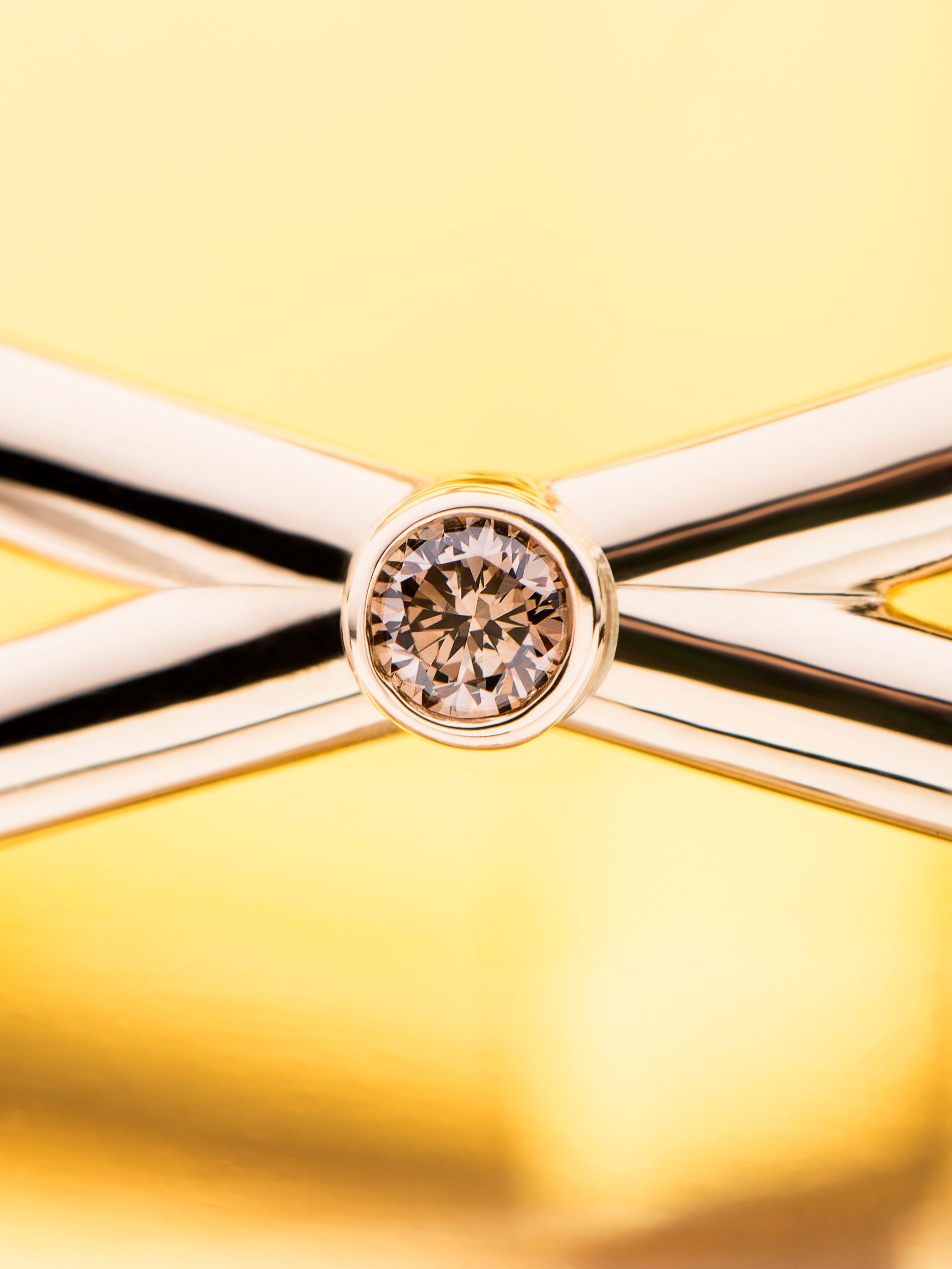 White and brown diamonds, pink rubellite tourmaline and yellow citrine stud the exceptionally beautiful flacons in the Henry Jacques Renaissance Collection.
