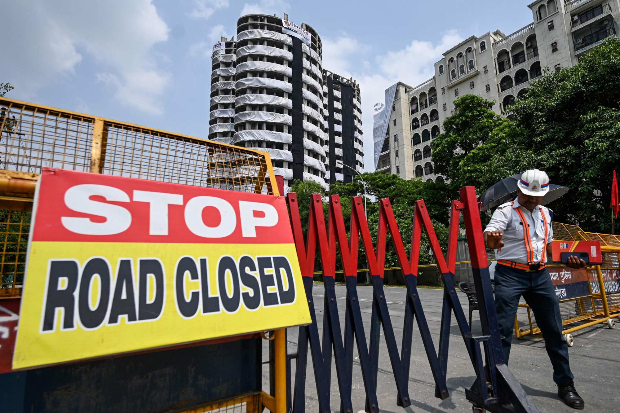 Plumes Of Dust As India Demolishes Illegally Constructed Skyscrapers   B7c75126 C511 4a40 B742 0d1eb9049d69 0e941bfe 