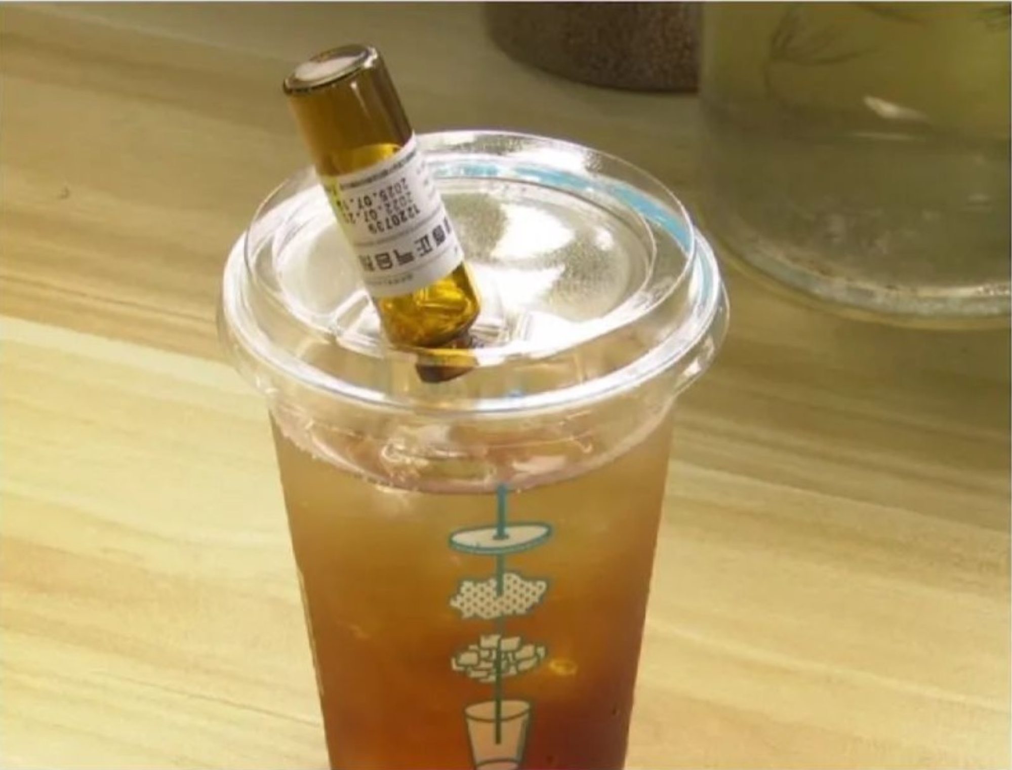‘To my surprise, it tastes so nice. So I have harvested double happiness’, writes one Chinese user on social media about the concocted drink. Photo: Weibo ‘To my surprise, it tastes so nice. So I have harvested double happiness’, writes one Chinese user on social media about the concocted drink. Photo: Weibo