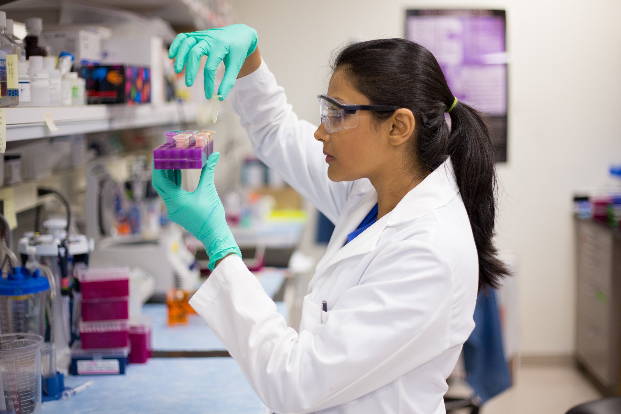 Researchers are discovering which genes and variants may play a role in alcohol use disorder. Photo: Shutterstock