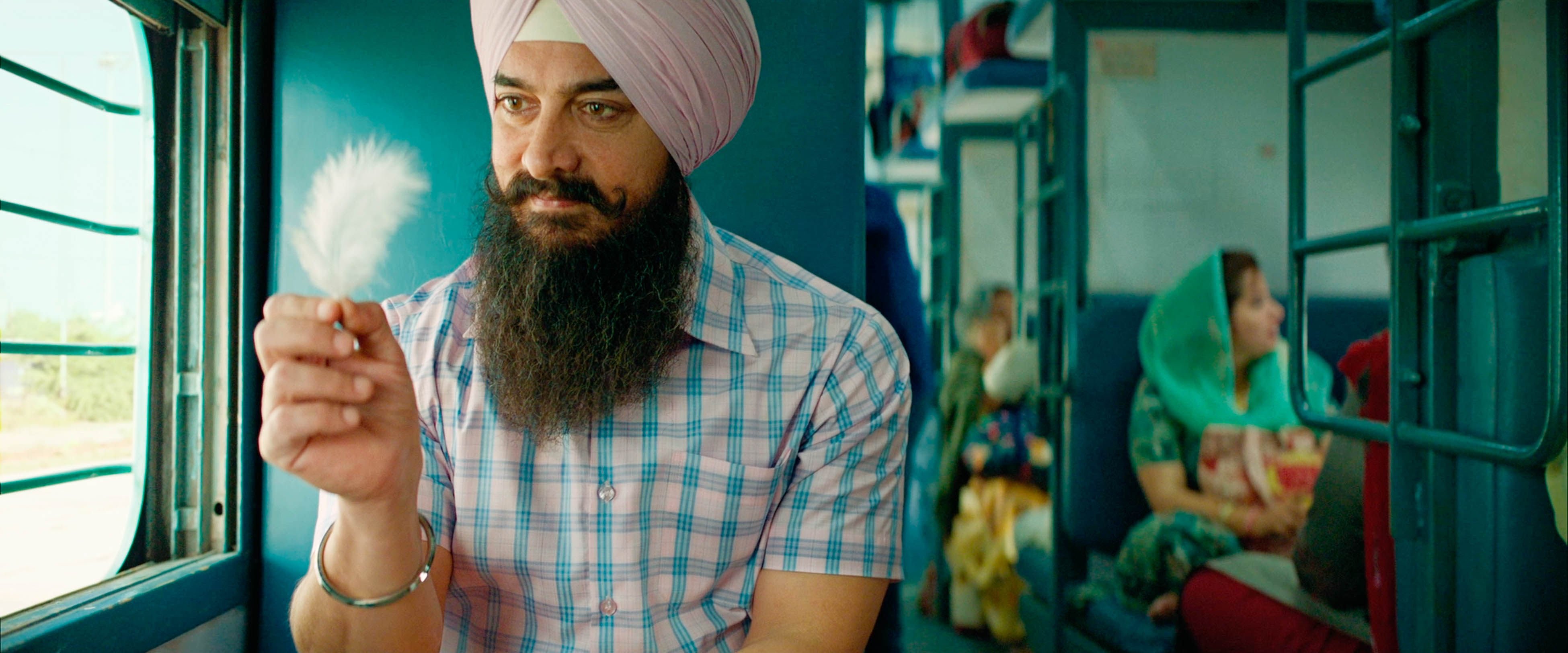 Laal Singh Chaddha' Movie Review: Aamir Khan Is Probably The Greatest  Storyteller Of Our Generation But - Entertainment