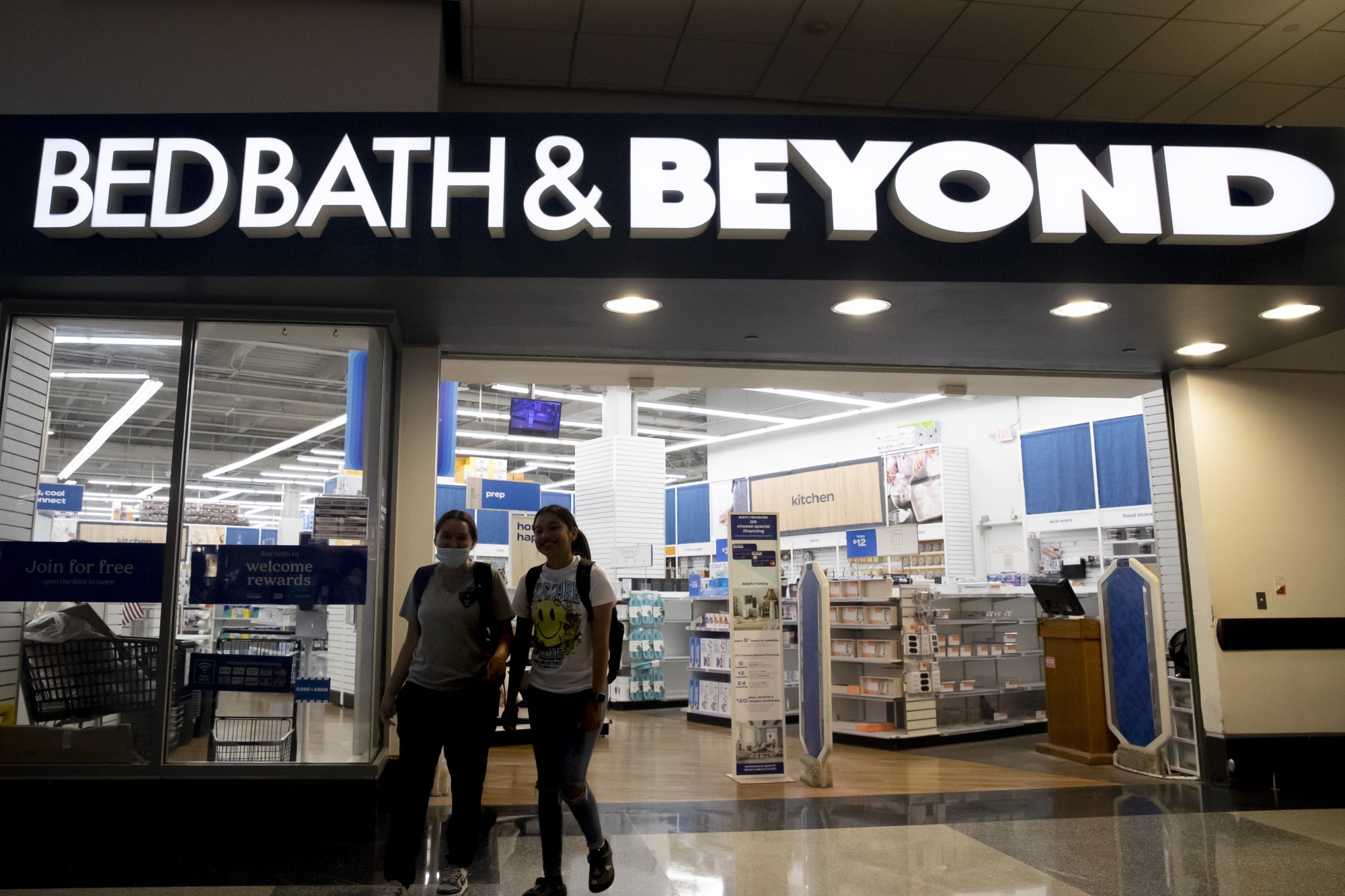 Gustavo Arnal: Bed Bath & Beyond shares plunge on the stock market