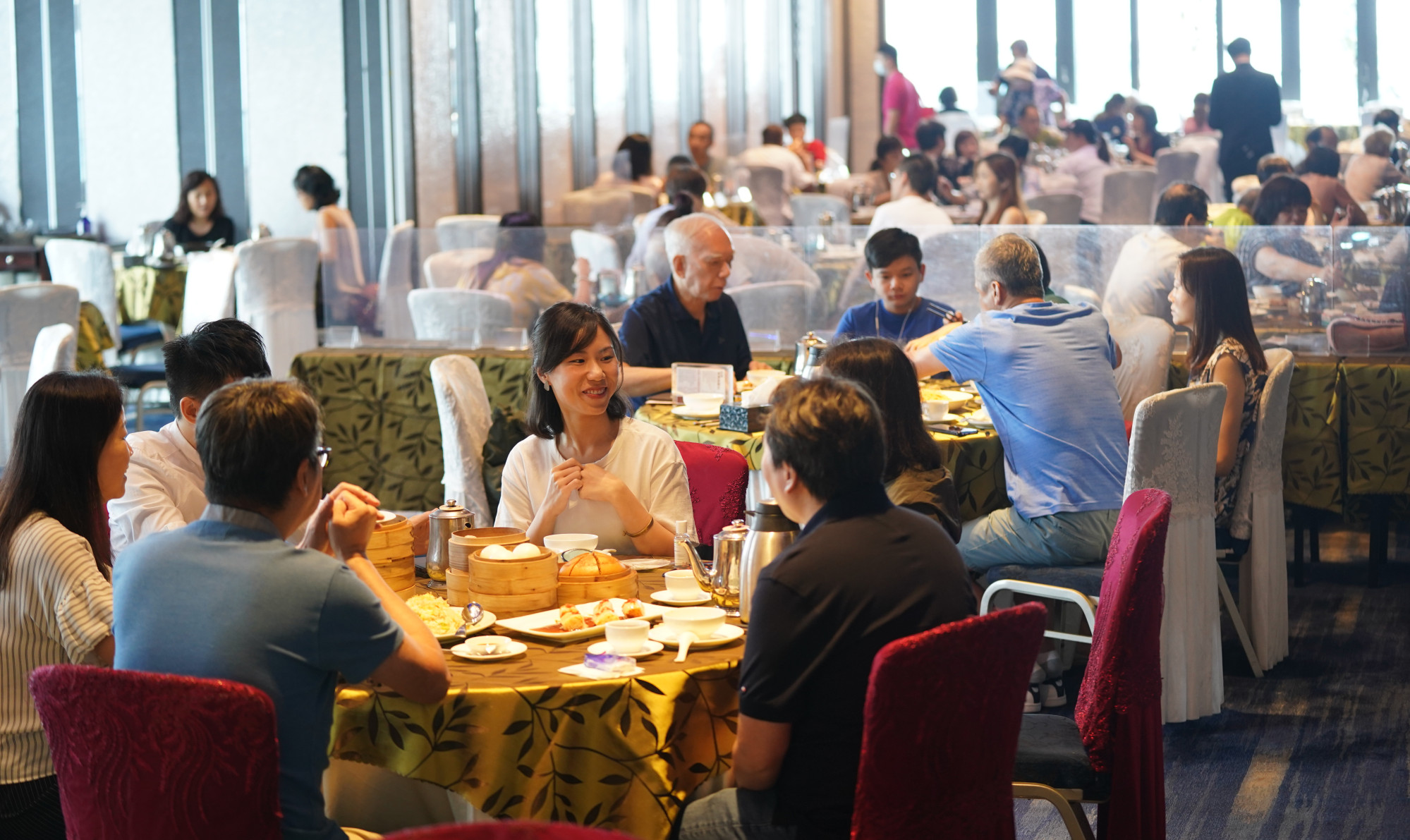 Many families are choosing to celebrate at home rather than complying with the new rules for eating out. Photo: Sam Tsang