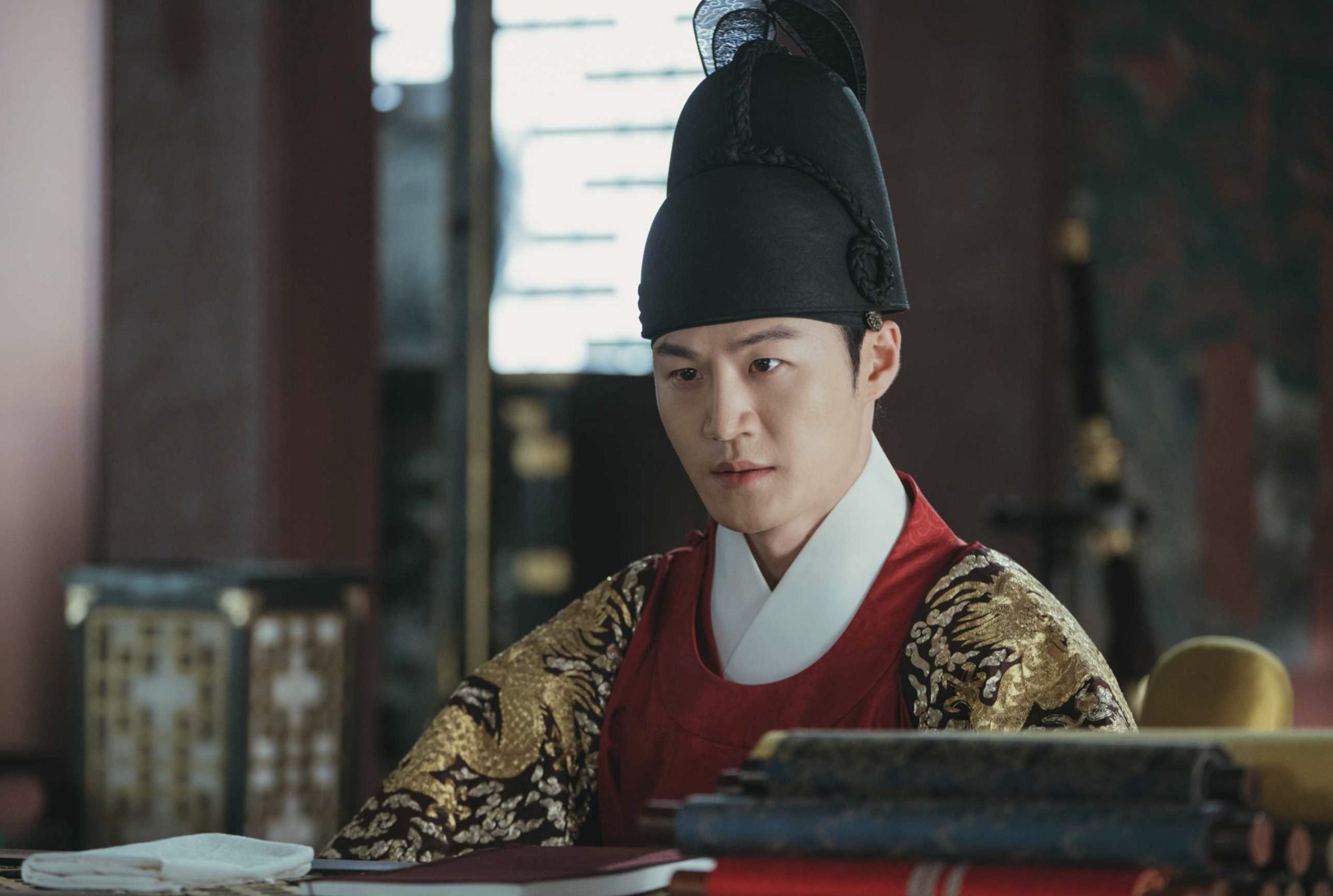 Oh Kyung-joo as the king in a still from Poong, the Joseon Psychiatrist.
