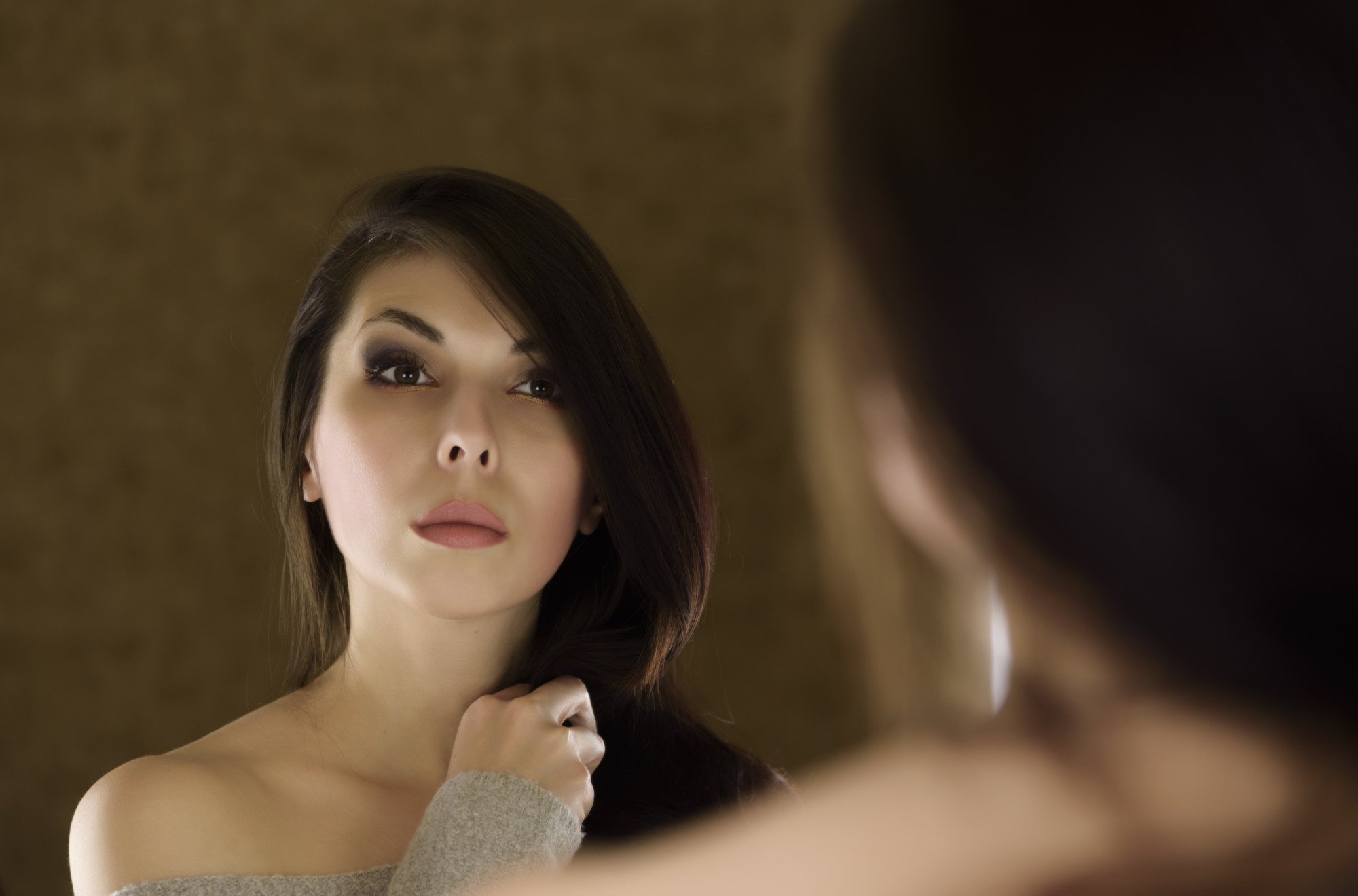 One step to reduce distress over a thought is to observe yourself as you experience each intrusive thought. Photo: Shutterstock