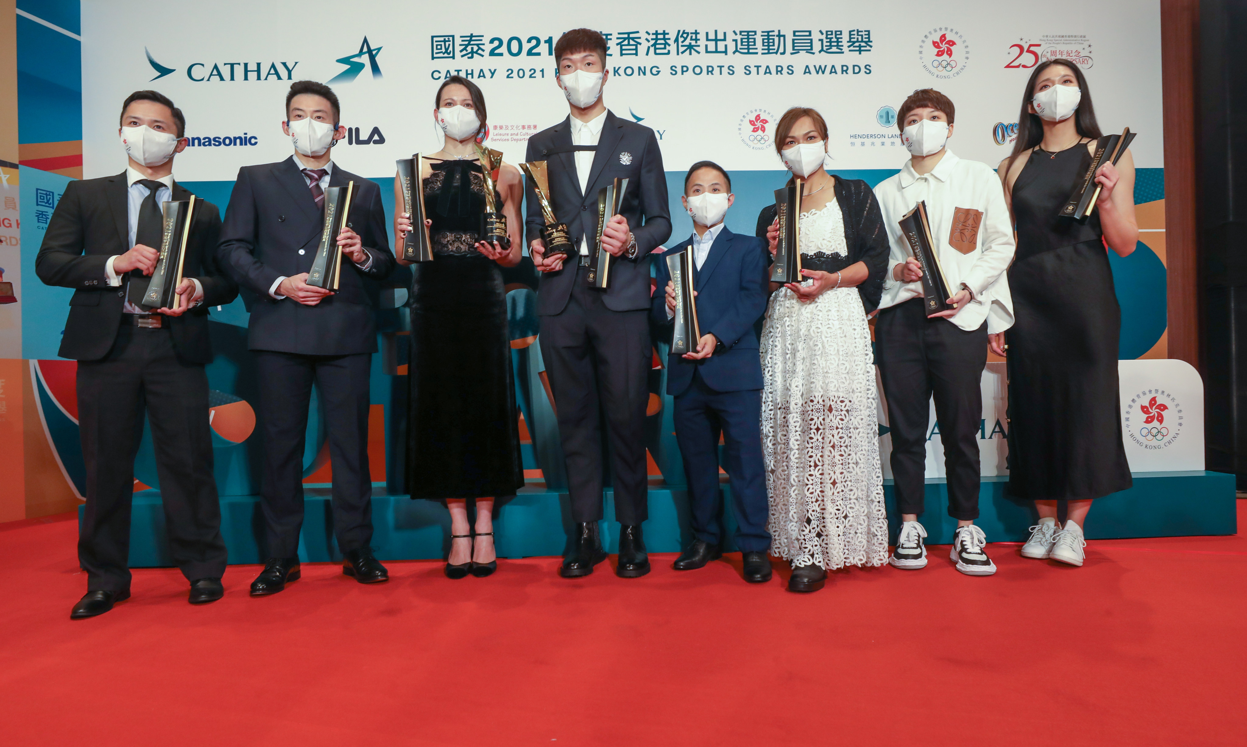 Sports Stars Awards winners (from left) Lau Chi-ming (karate), Wong Chun-ting (table tennis), Siobhan Haughey (swimming), Cheung Ka-long (fencing), Chu Man-kai (para-badminton), Sarah Lee Wai-sze (cycling), Doo Hoi-kem (table tennis) and Vivian Kong Man-wai (fencing). Photo: Xiaomei Chen