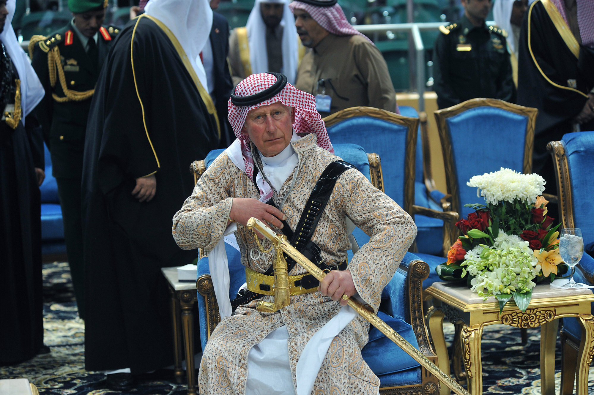 Charles wears a traditional Saudi uniform in Riyadh, Saudi Arabia, on February 14, 2014. Photo: AP