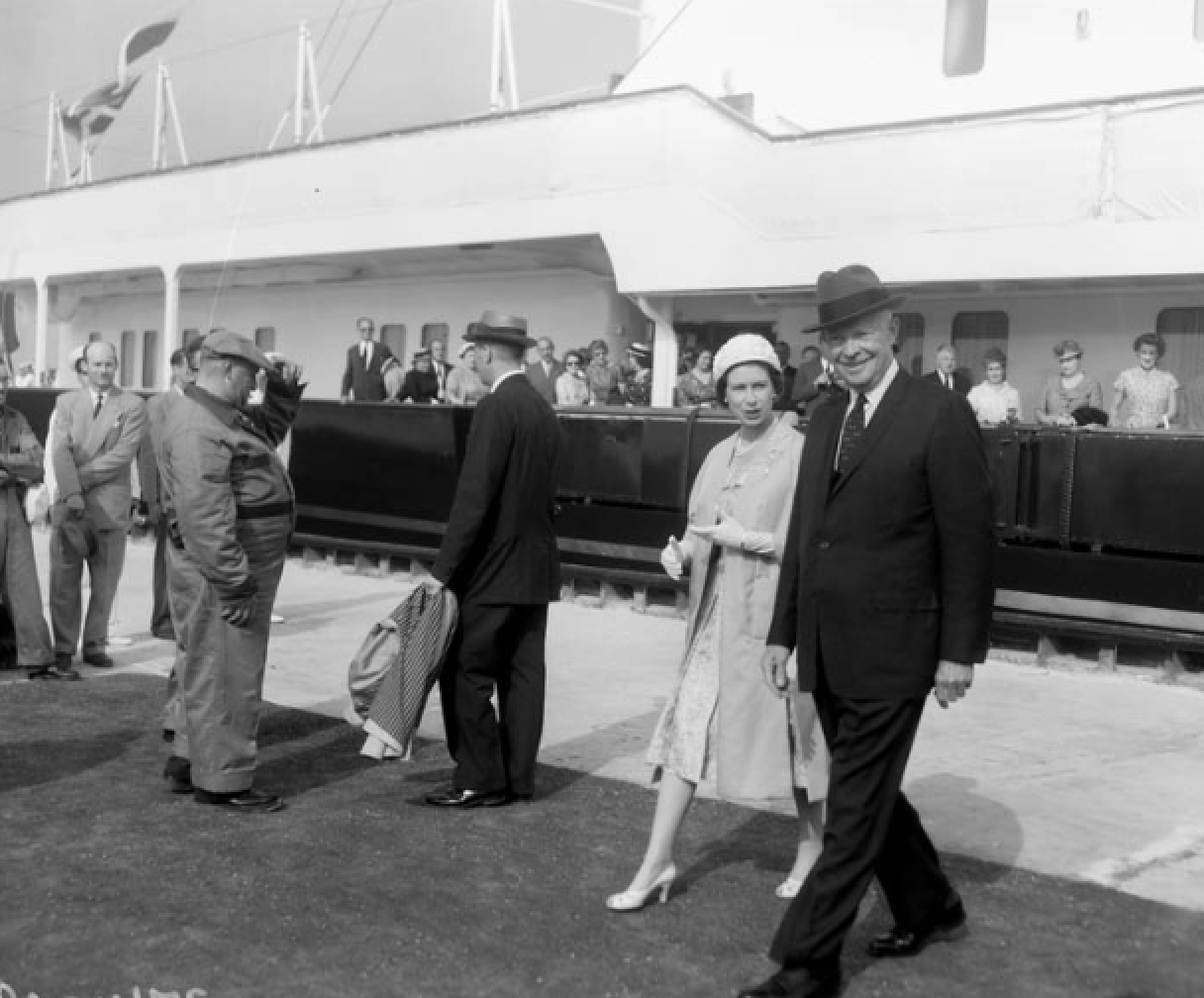 Queen Elizabeth and president Dwight Eisenhower. Photo: @CraigBaird/Twitter