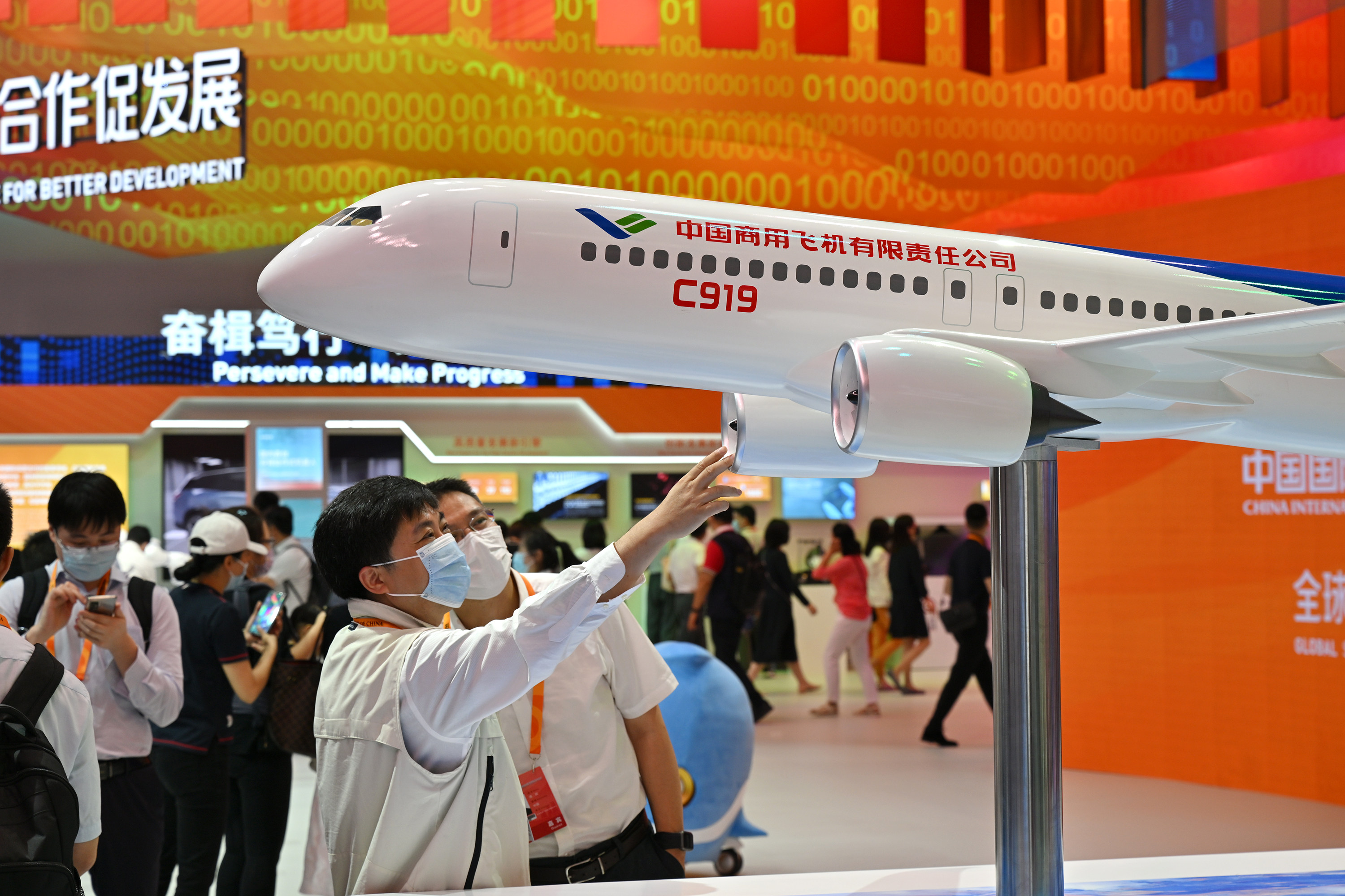 The single-aisle C919 has been built to compete with Boeing’s 737 and Airbus’ A320. Photo: Xinhua
