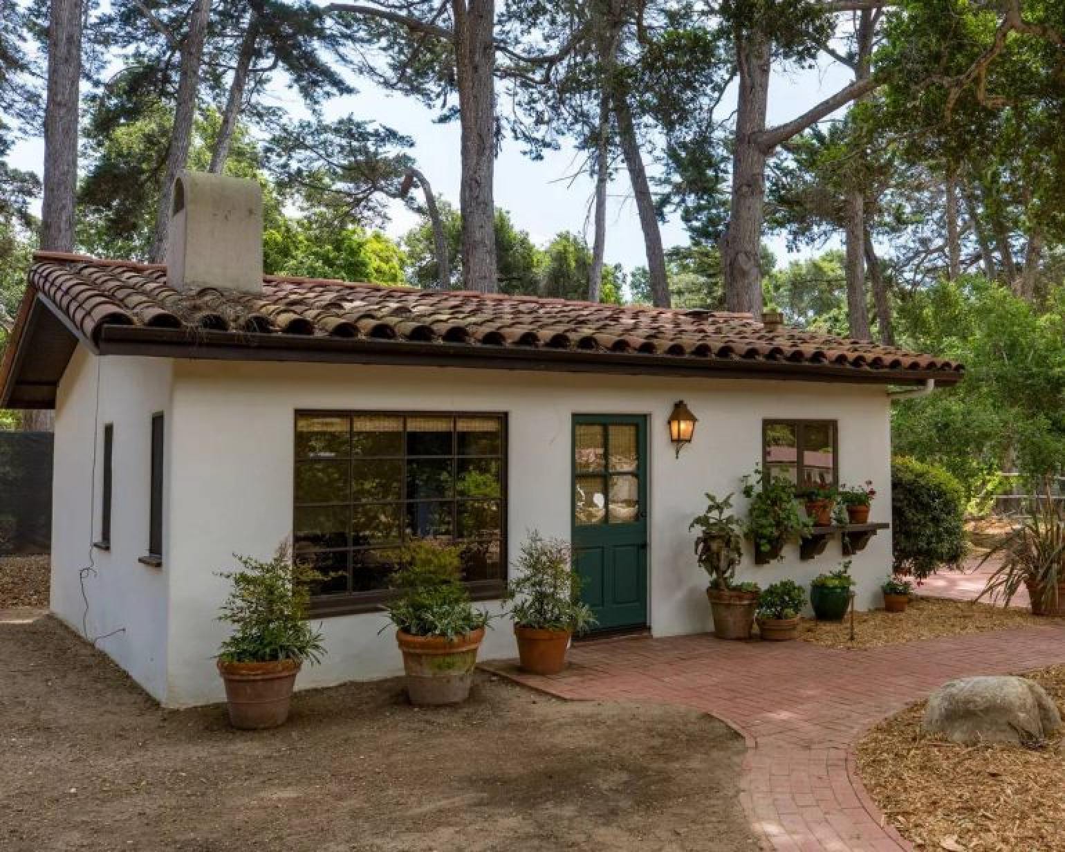 Oprah Winfrey Plants A Rose Garden At Her Montecito Home - Oprah House