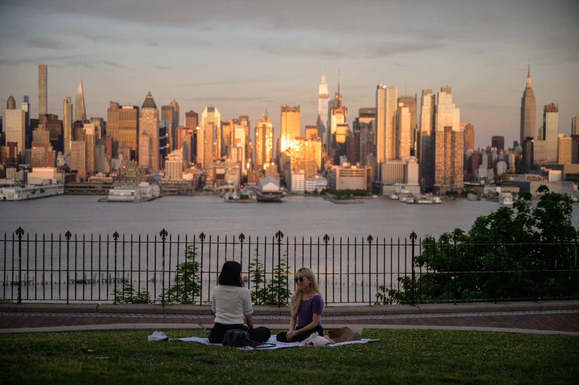 New york is one of the largest cities in the world it was founded фото 14