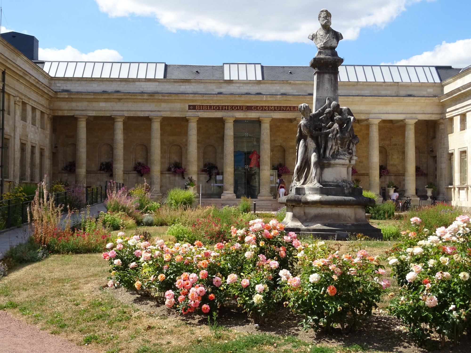 Amiens library. Photo: Tamara Hinson