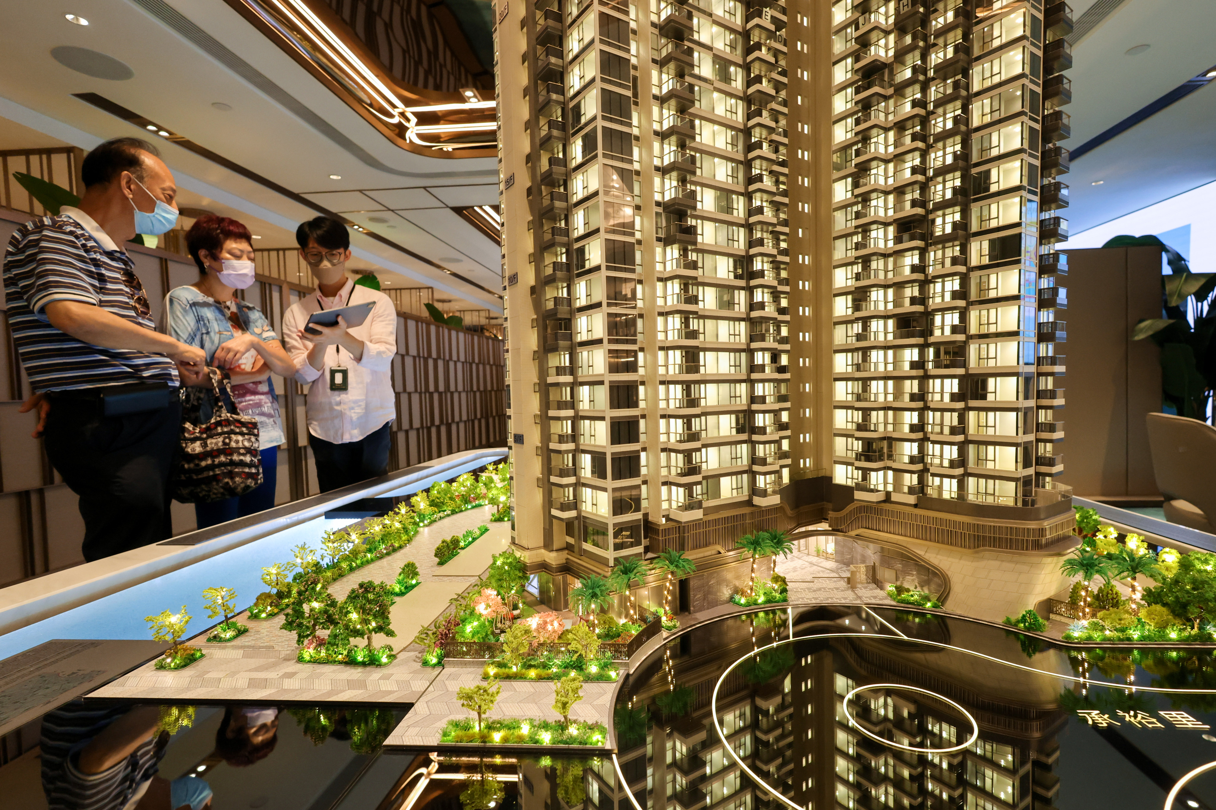 The units on offer on Sunday ranged between 250 and 716 square feet and were priced between HK$5.24 million (US$668,000) and HK$18.73 million. Photo: Dickson Lee