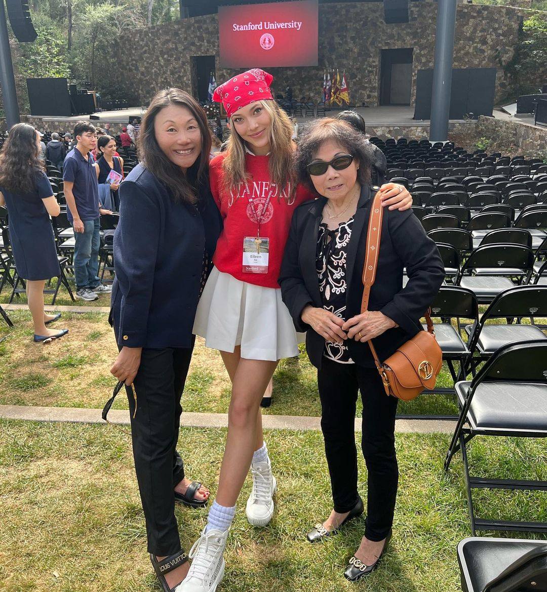 Eileen Gu with her mother and grandmother on her first day at Stanford University. Photo: Instagram/@eileen_gu_
