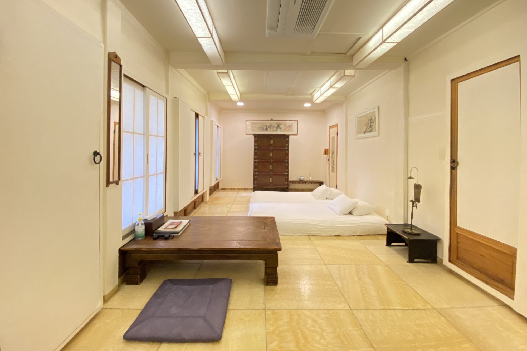 In Rakkojae hotels, traditional Korean mattresses are placed on top of latex ones for those who are not used to sleeping on hard surfaces. Photo: Rakkojae
