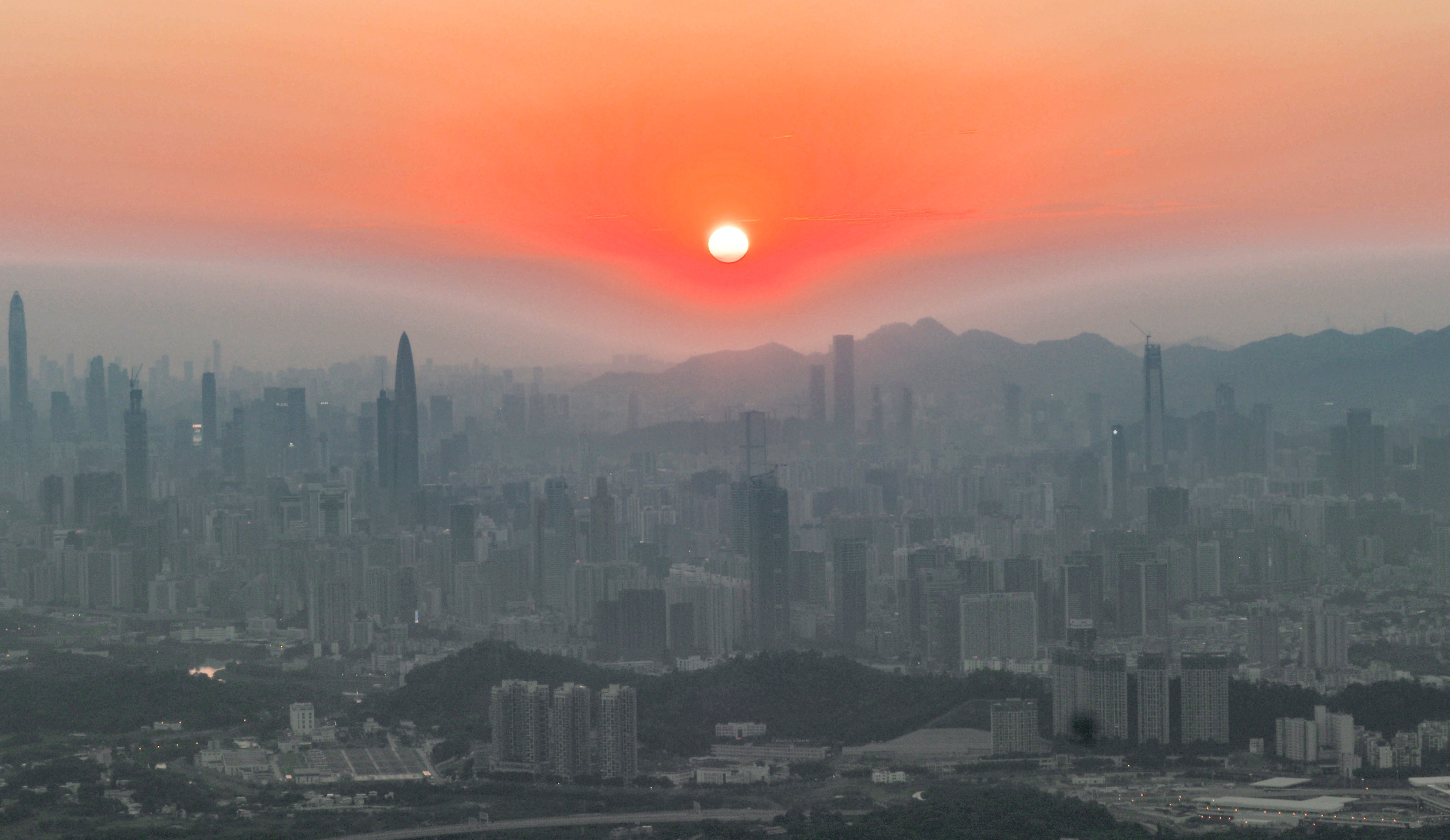 A view of Shenzhen at sunset. In July, the city’s stock exchange launched its CNI ESG Ratings Methodology. Photo: SCMP/Martin Chan
