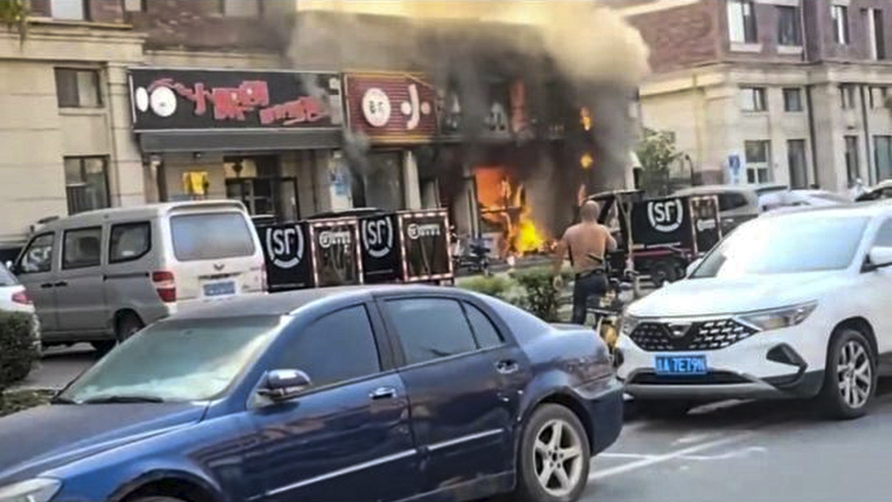 Video circulating on social media in China on Wednesday shows flames and smoke coming from the restaurant in Changchun, in the northeastern province of Jilin. Photo: Weibo
