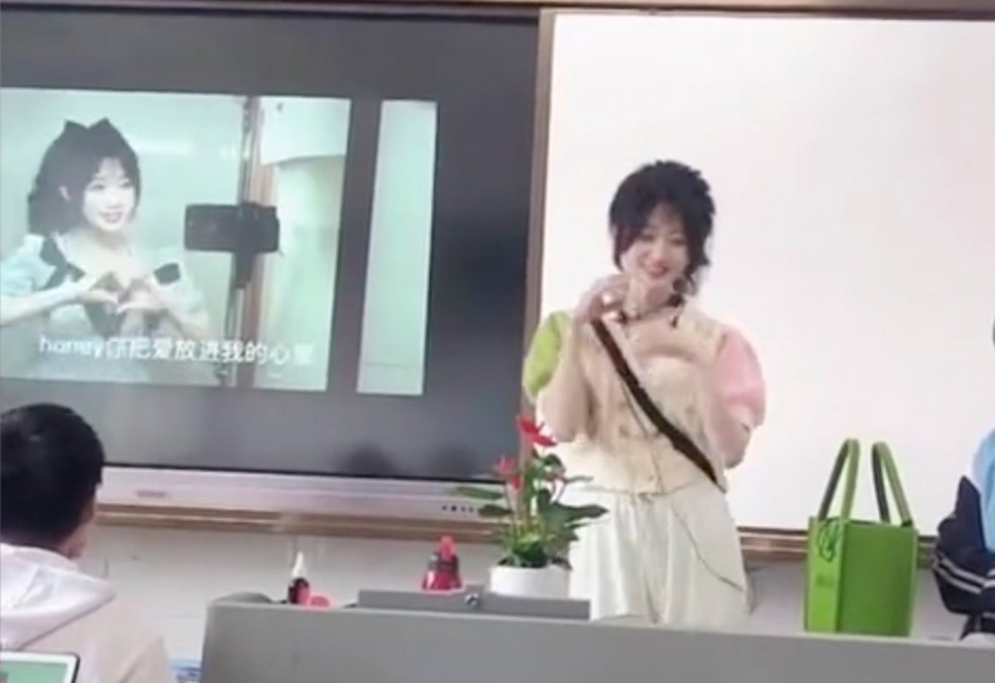 At the last national Teacher’s Day the Sailor Moon lookalike educator made a film by herself to show her class a more relaxed atmosphere on the day. Photo: Baidu