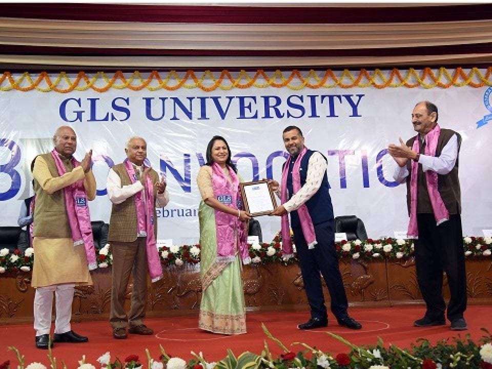 Dr Priti Adani was awarded an honorary doctorate for her contributions in the field of education and CSR at Convocation Ceremony of Gujarat Law Society. Photo: @INDIACSR/Twitter