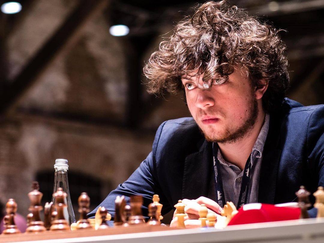 Who is Hans Niemann, the controversial teen chess grandmaster – and did he  really cheat against world champion Magnus Carlsen? Inside the  19-year-old's rise to notoriety