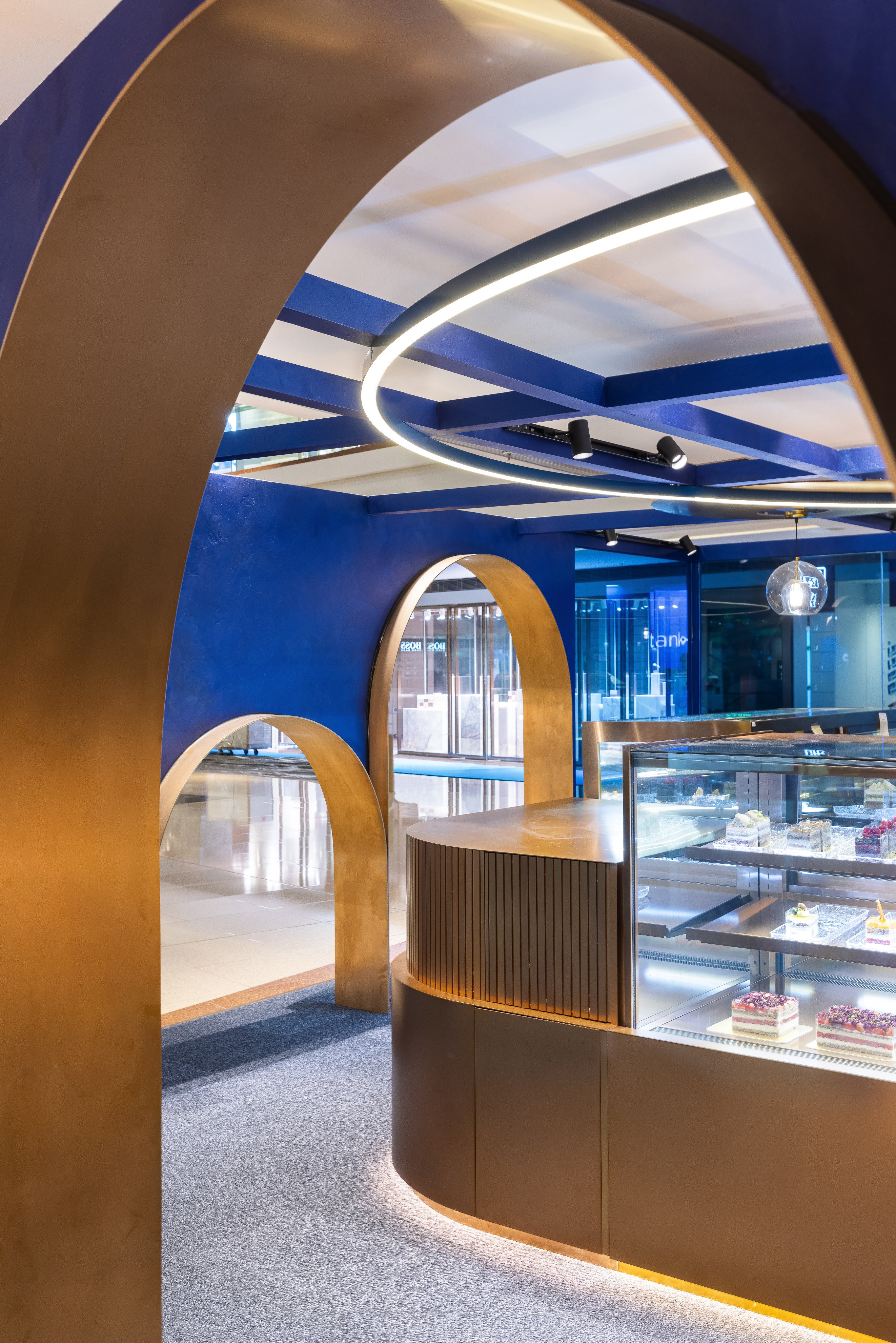The Lifetastic patisserie pop-up store in Festival Walk, Hong Kong, designed by Max Lam Designs.
