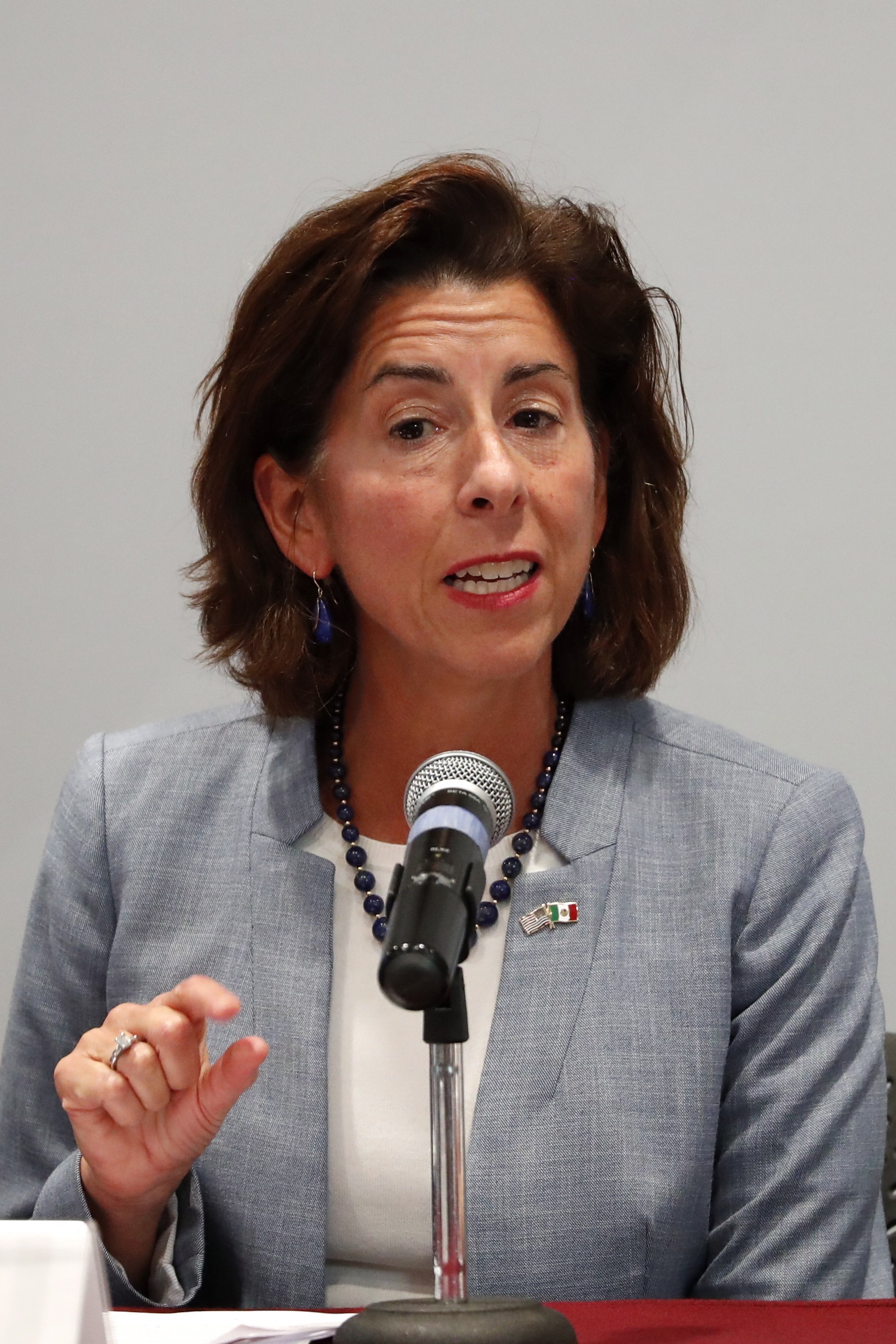 Discussing enforcement of the new CHIPS and Science law, US Secretary of Commerce Gina Raimondo said that “the whole point of this is to secure national security”. Photo: EPA-EFE