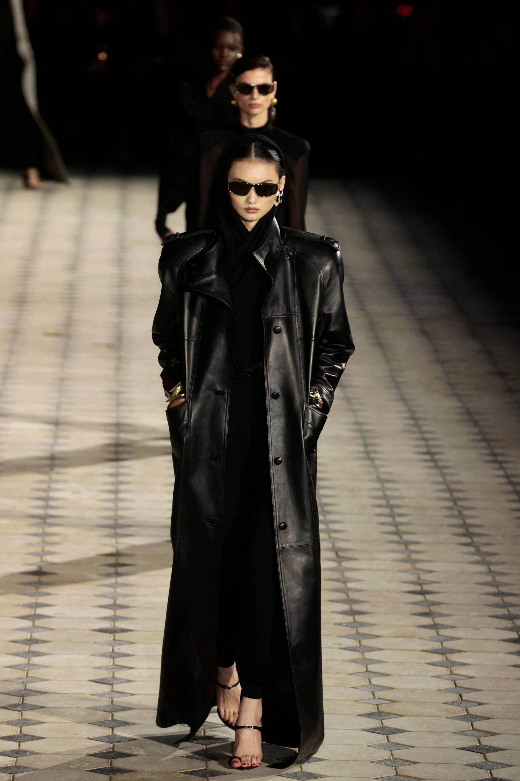 Paris Fashion Week: Saint Laurent’s Eiffel Tower runway was a sizzling ...