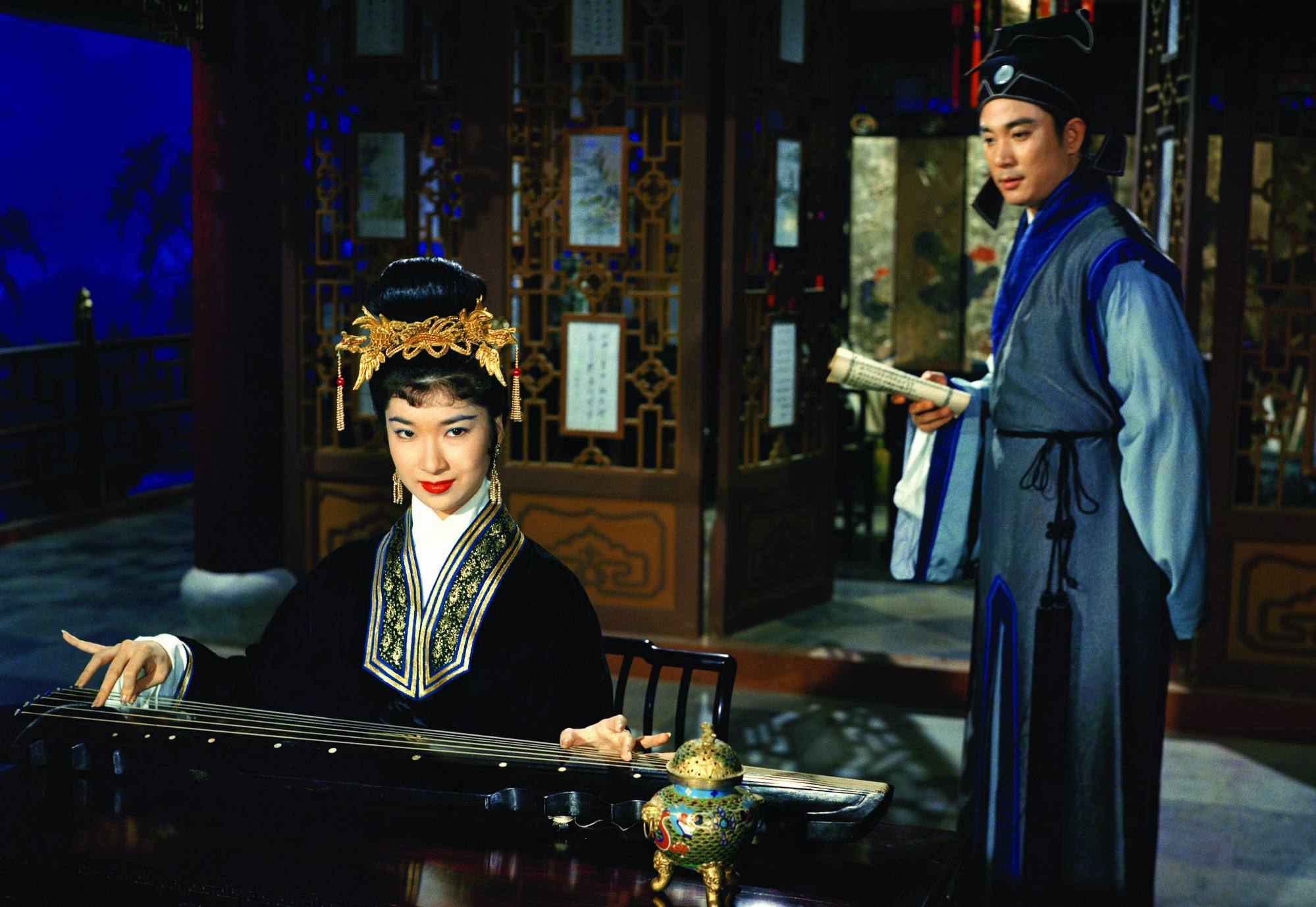 A still from The Enchanting Shadow (1960).