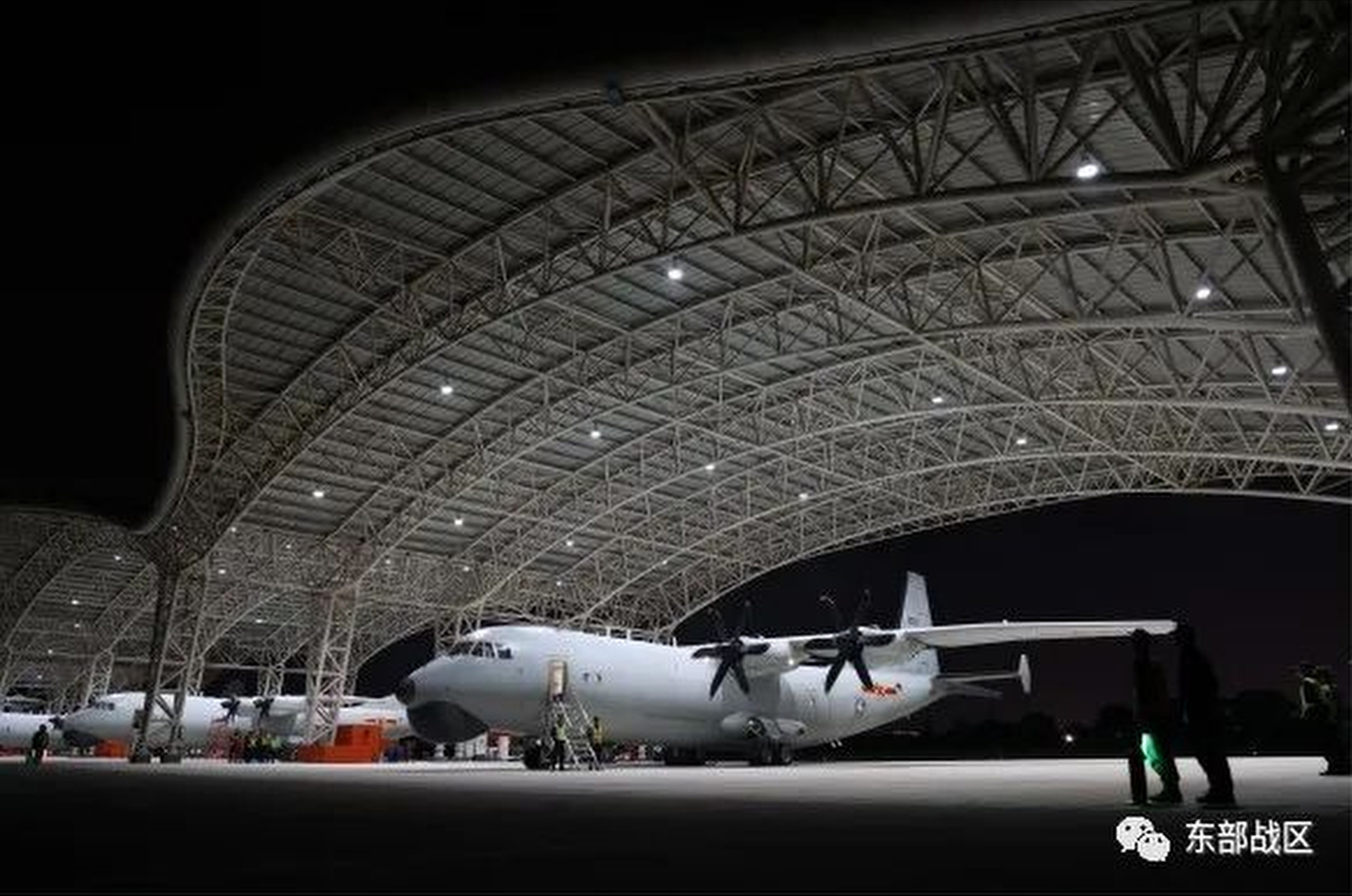 The Shaanxi Y-8 series, based on a Soviet turboprop plane,  is the PLA’s main aircraft for anti-submarine warfare. Photo: qq.com