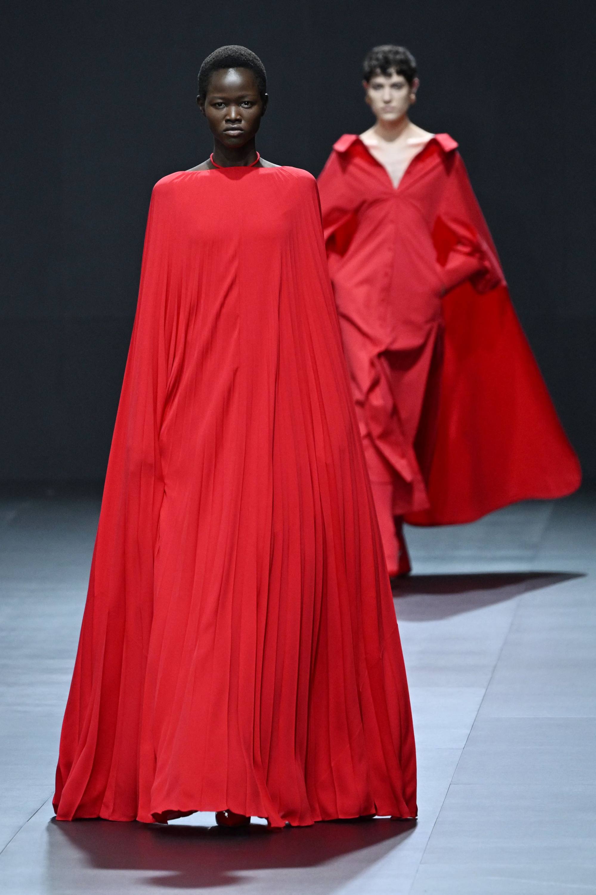 Valentino's most beautiful red dresses  Catwalk dress, Red dress design,  Haute couture fashion