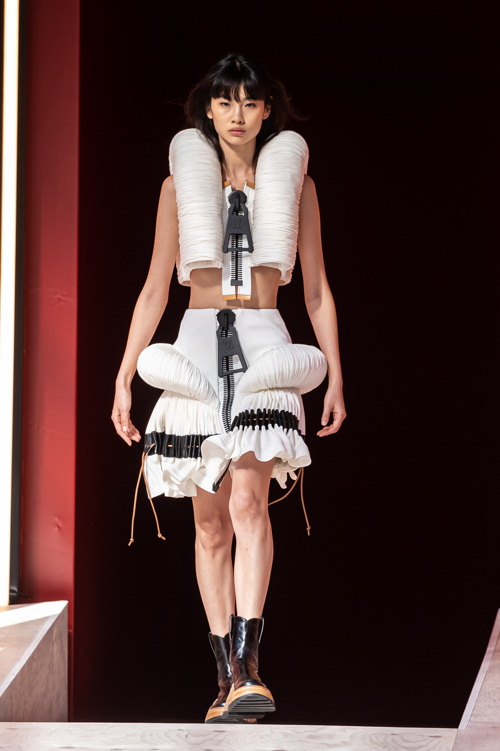 Louis Vuitton Skirt  Fashion, Runway fashion, Ready to wear
