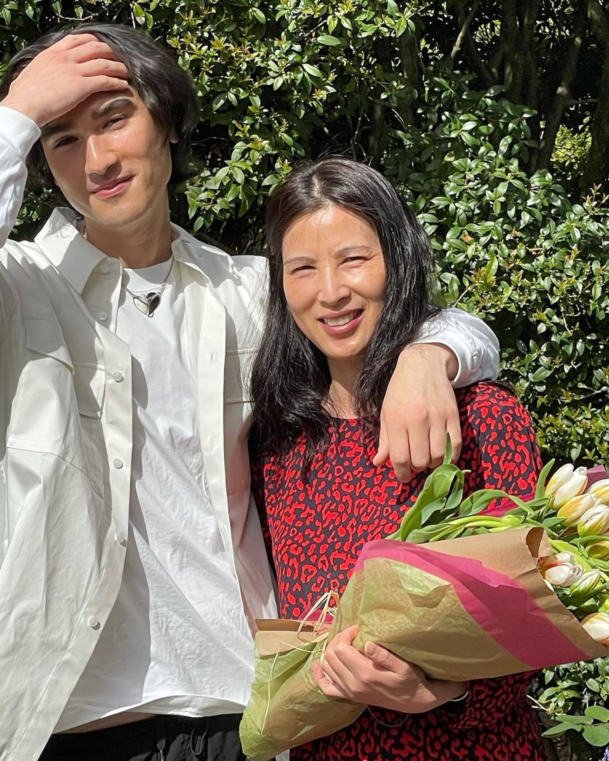 Blake Abbie (left) and his mum (right). Photo: @blakeabbie/Instagram