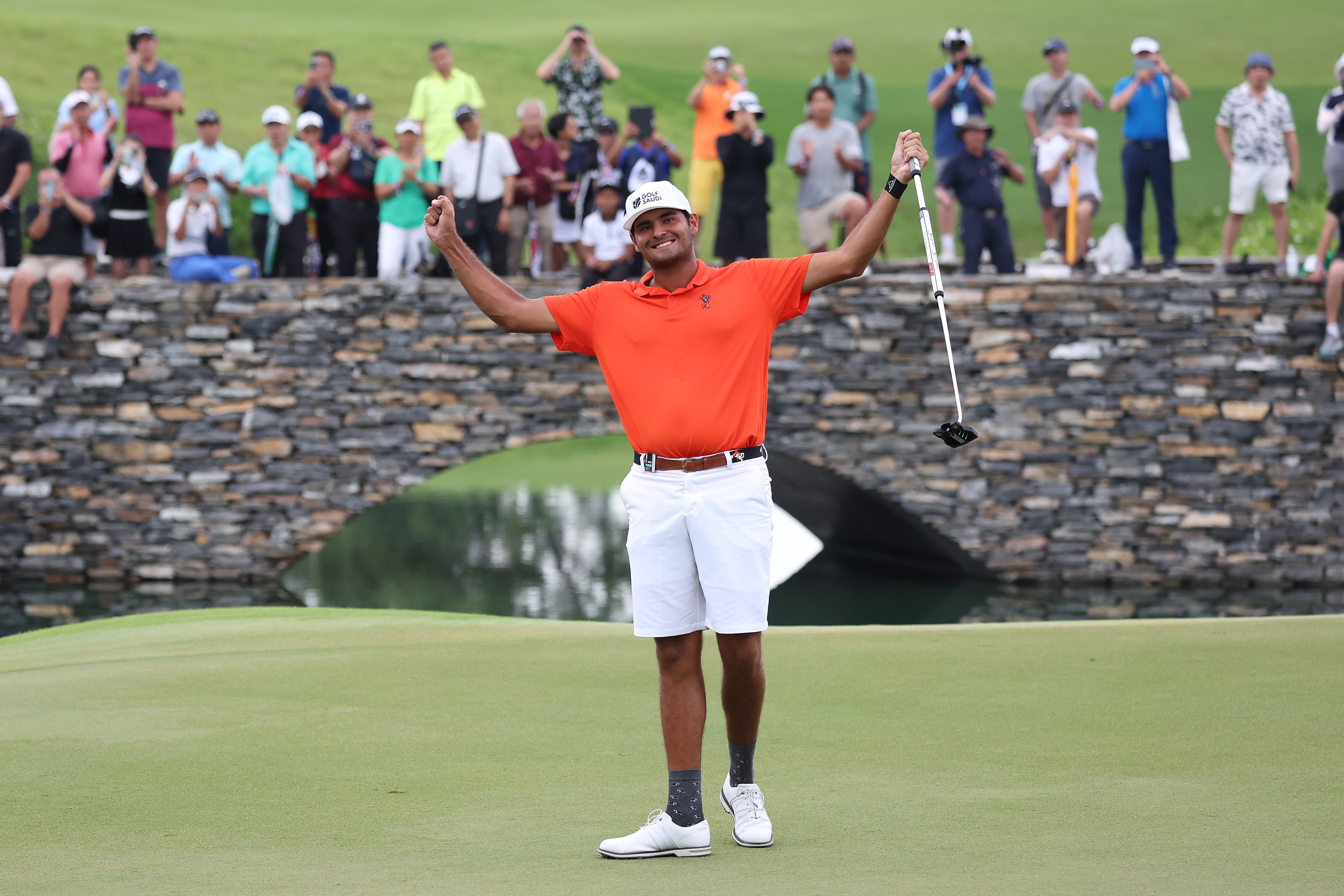 Eugenio Chacarra of celebrates winning the individual on day 3 of the LIV Golf Invitational Bangkok.Photo: LIV Golf