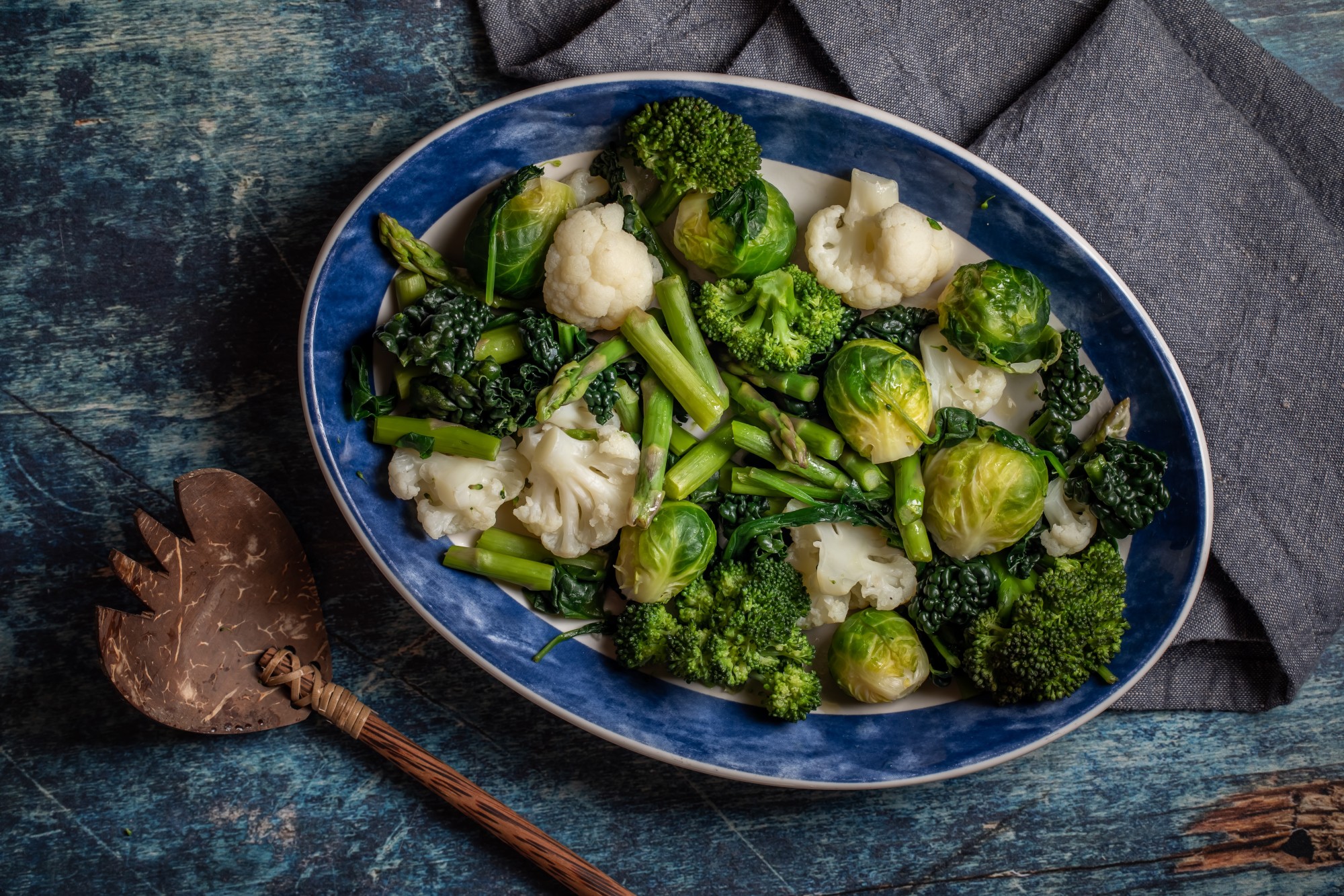 Cruciferous vegetables, such as broccoli, cauliflower, bok choy and cabbage, help reduce joint inflammation. Photo: Shutterstock