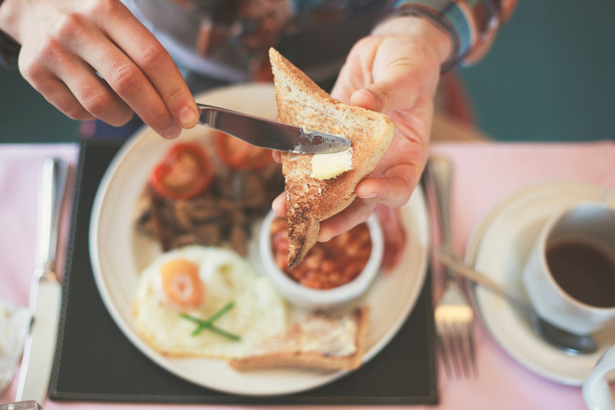 eat-breakfast-early-and-all-your-meals-in-a-10-hour-window-to-burn