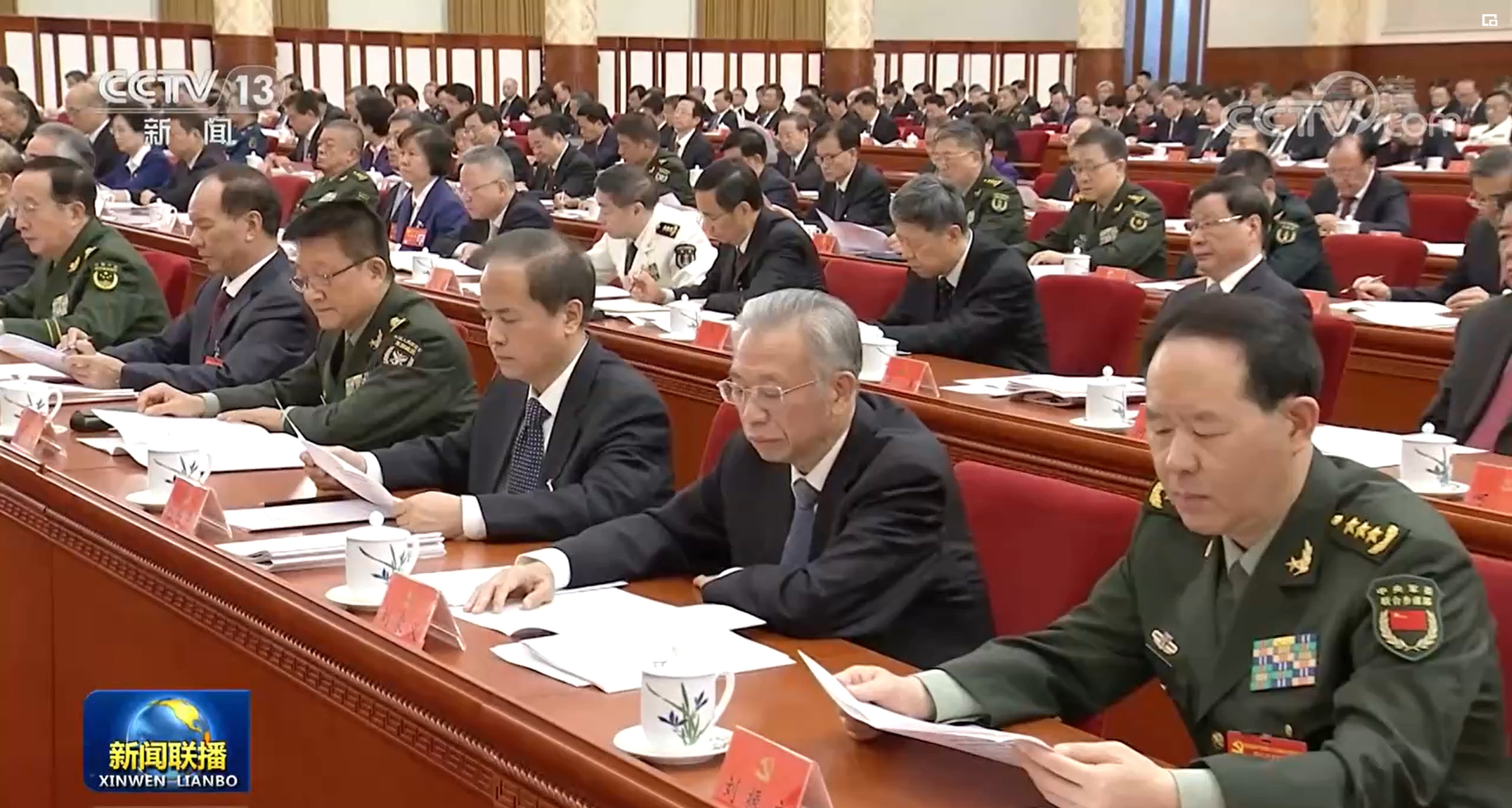 A CCTV report on Wednesday showed General Liu Zhenli (right) wearing an arm badge of the Central Military Commission Joint Staff Department. Photo: CCTV