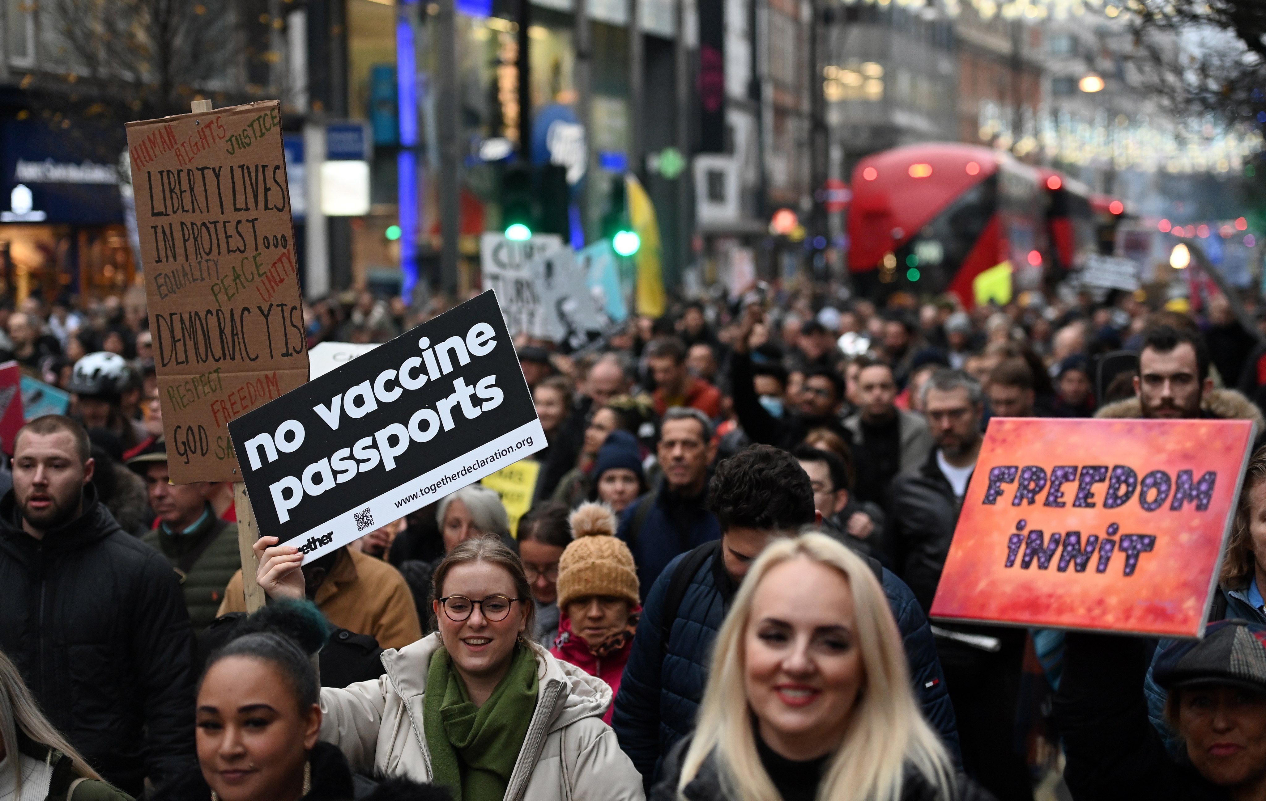 People protest against a Covid-19 lockdown in London on December 18, 2021. Photo: EPA-EFE