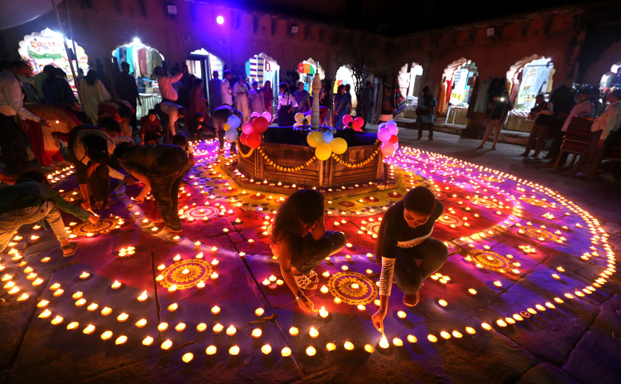 People light oil lamps for Diwali in Bhopal, the capital city of India’s Madhya Pradesh state. Photo: Xinhua